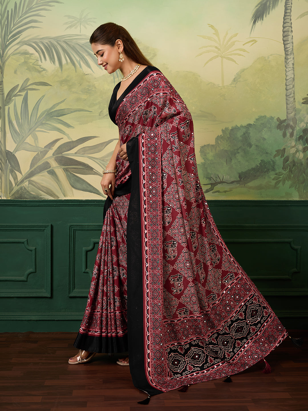 Women's Chinon Silk Saree With Unstitched Blouse Piece