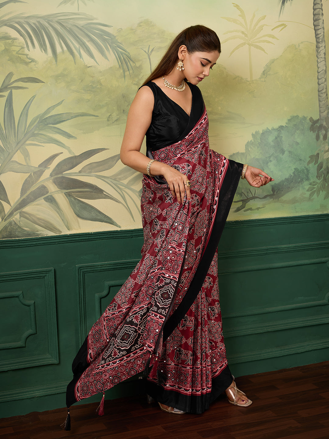 Women's Chinon Silk Saree With Unstitched Blouse Piece