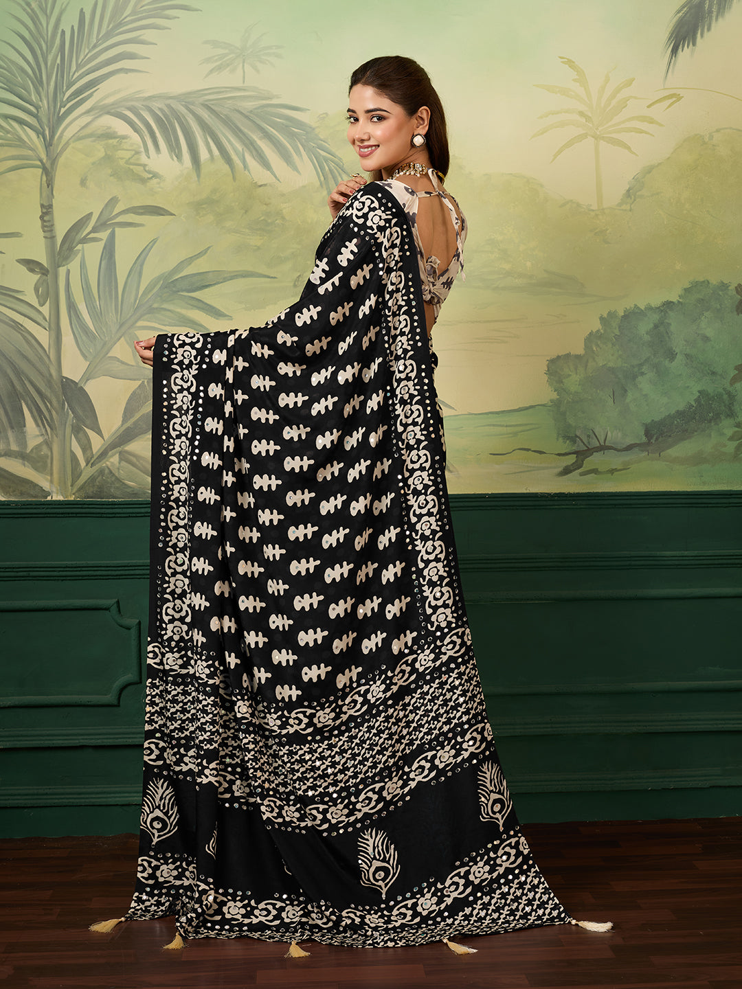 Women's Chinon Silk Saree With Unstitched Blouse Piece