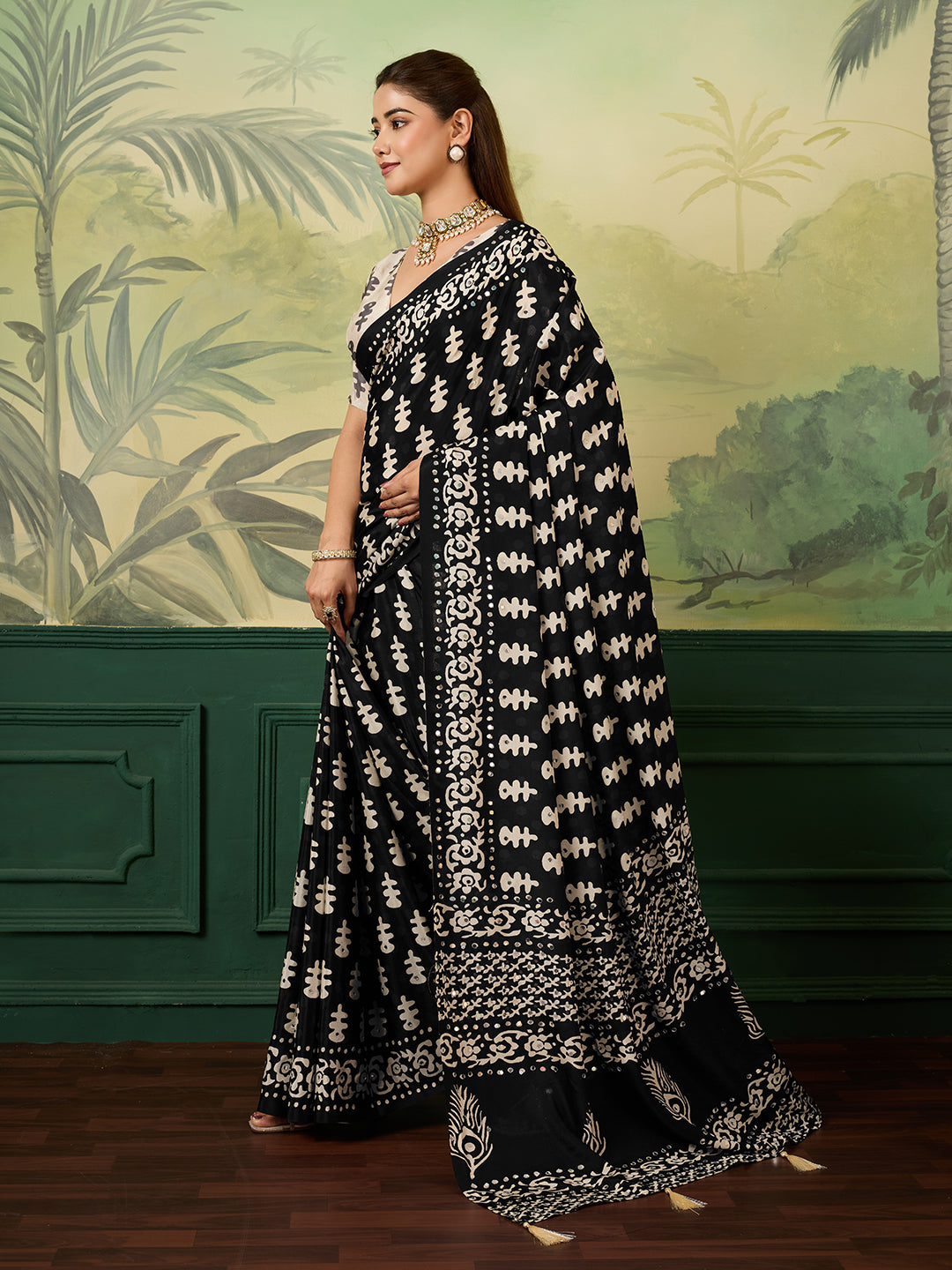 Women's Chinon Silk Saree With Unstitched Blouse Piece