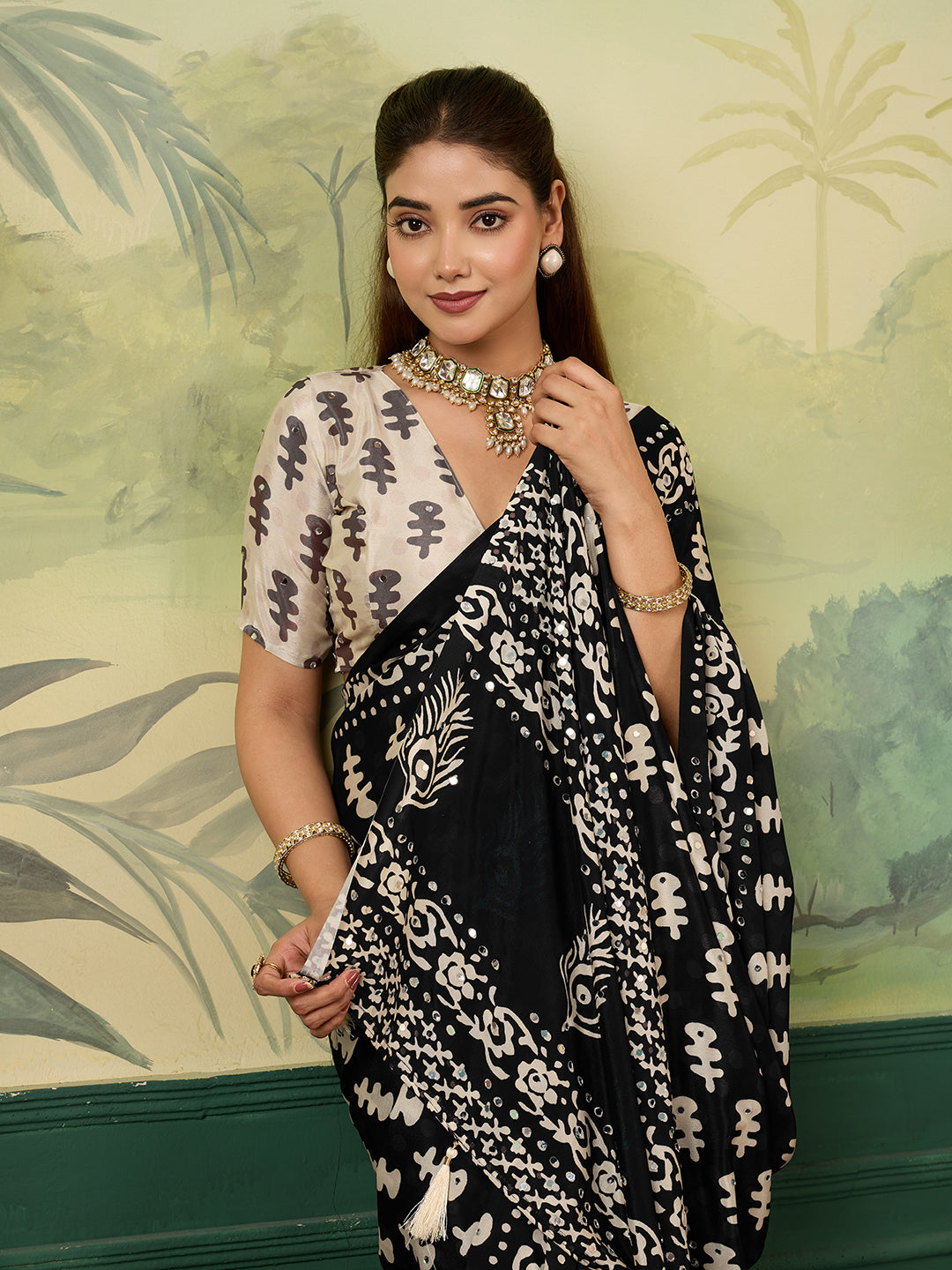 Women's Chinon Silk Saree With Unstitched Blouse Piece