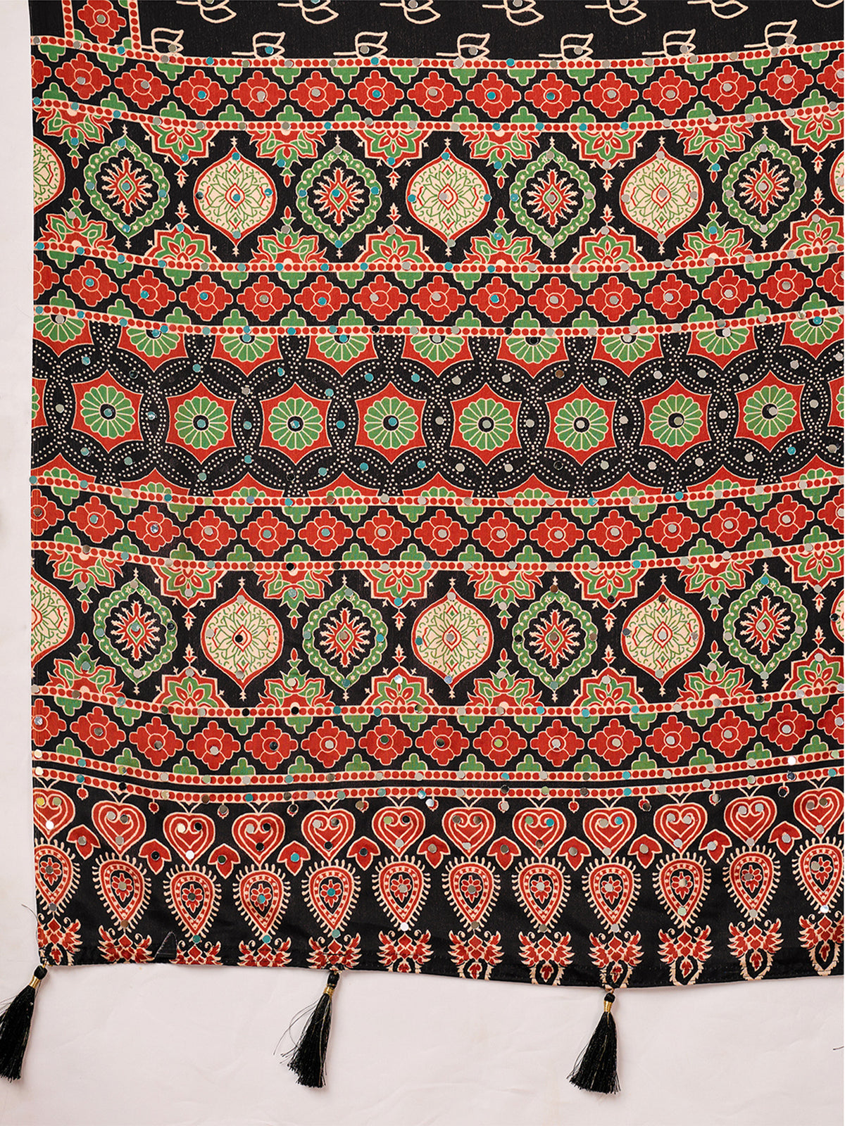 Women's Chinon Silk Saree With Unstitched Blouse Piece
