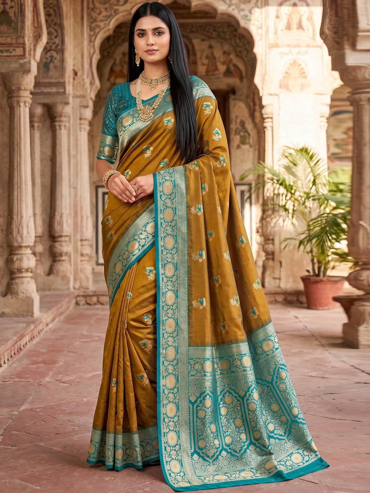 Women's Banarasi Silk Saree With Unstitched Blouse Piece