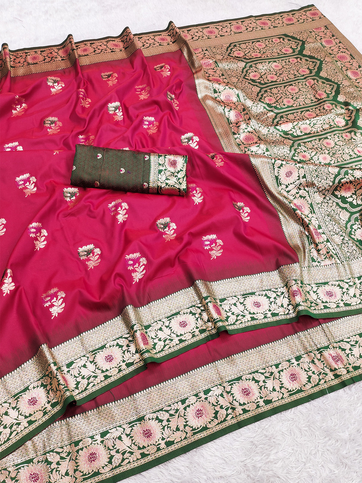 Women's Banarasi Silk Saree With Unstitched Blouse Piece