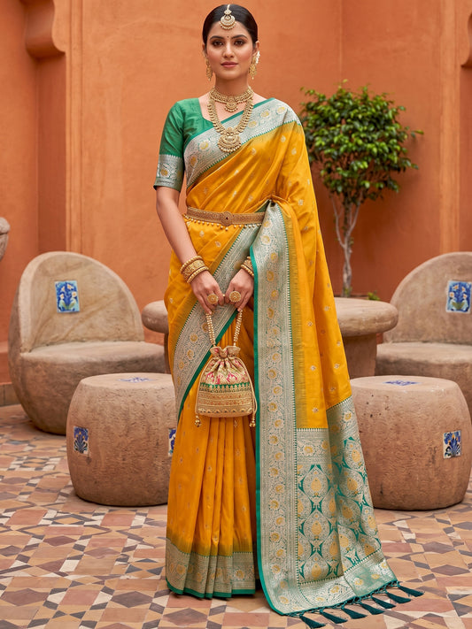 Women's Banarasi Silk Saree With Unstitched Blouse Piece