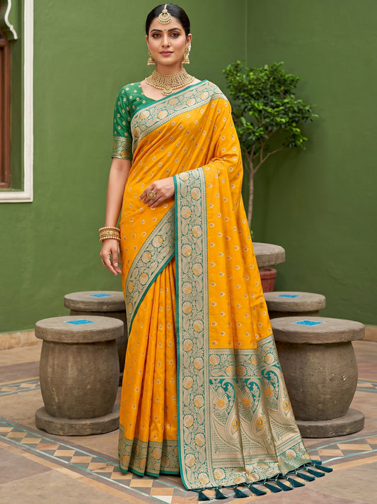 Women's Banarasi Silk Saree With Unstitched Blouse Piece