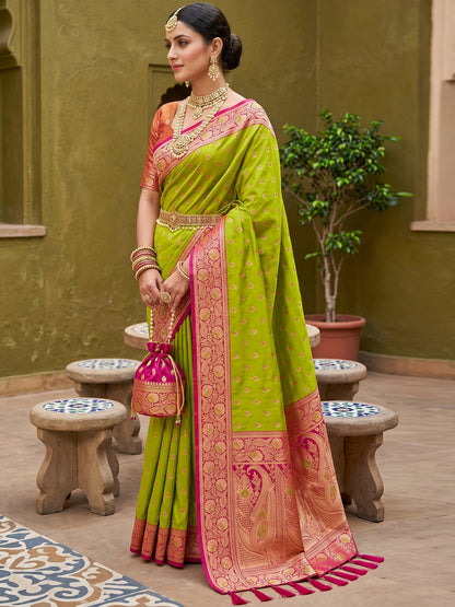 Women's Banarasi Silk Saree With Unstitched Blouse Piece