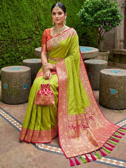 Women's Banarasi Silk Saree With Unstitched Blouse Piece