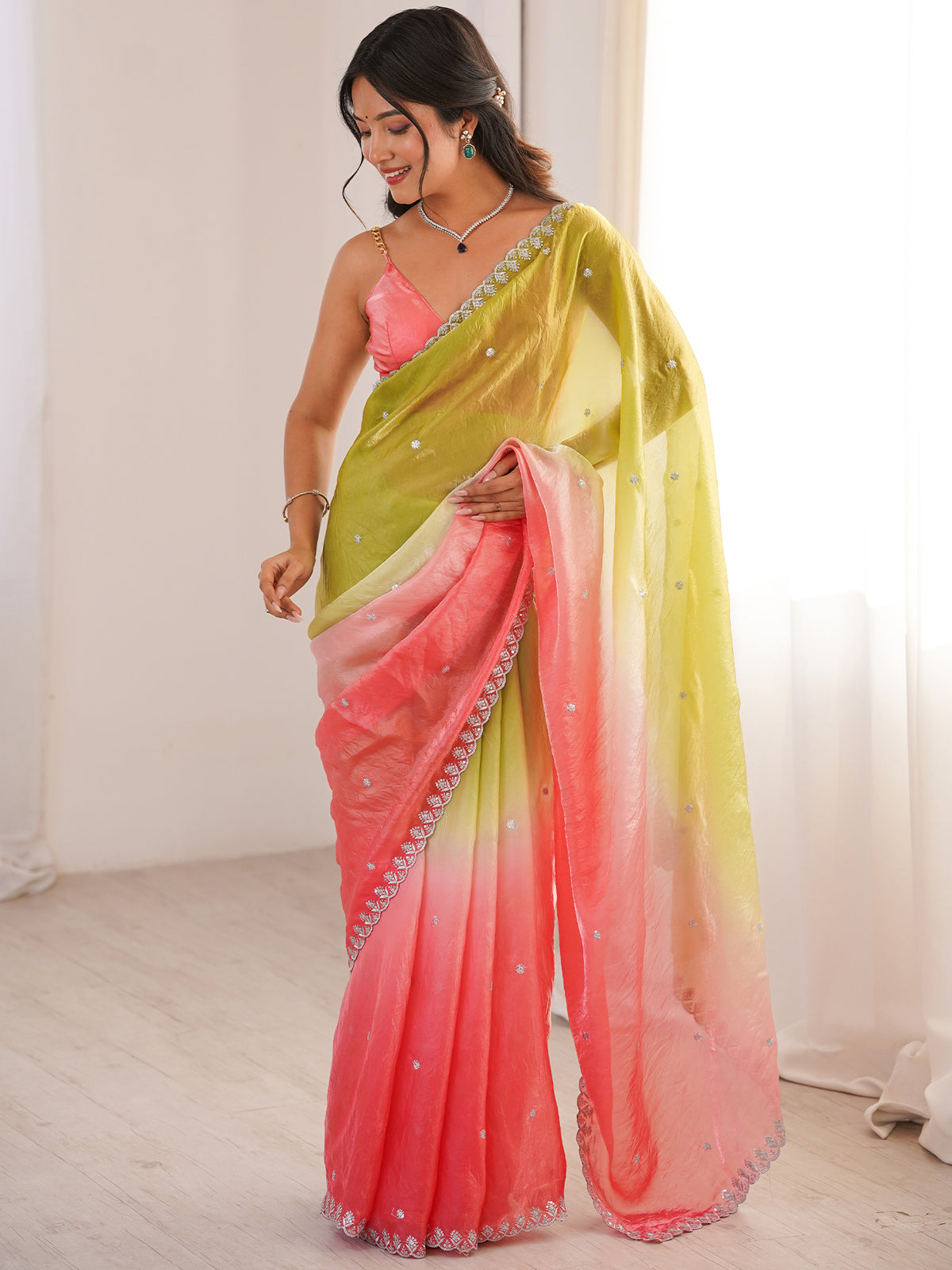 Women's Fendy Satin Saree With Unstitched Blouse Piece