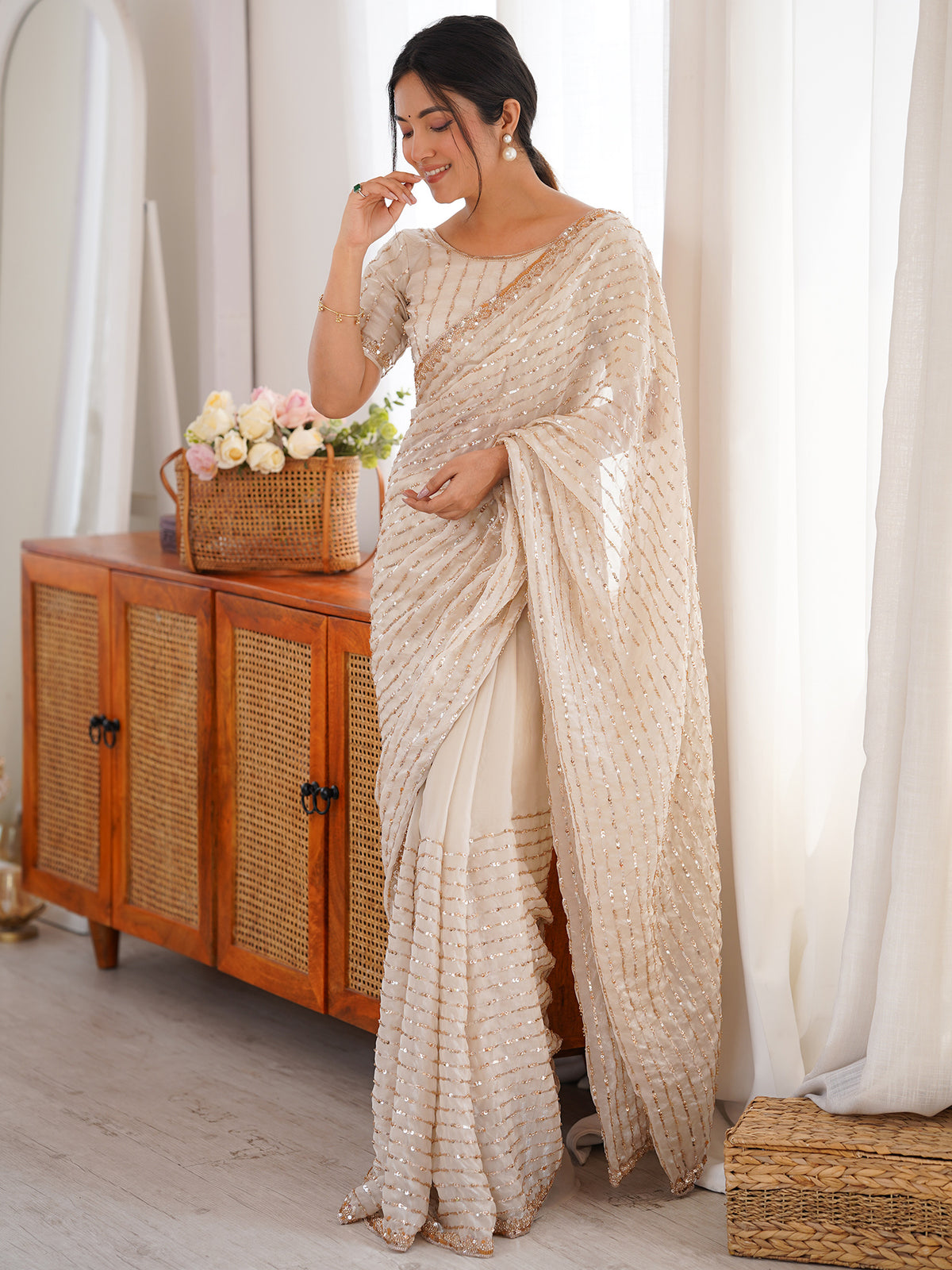 Women's Fendy Satin Saree With Unstitched Blouse Piece