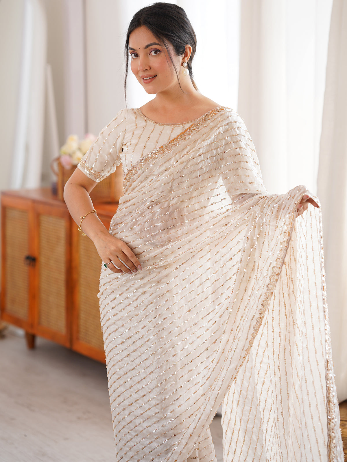 Women's Fendy Satin Saree With Unstitched Blouse Piece