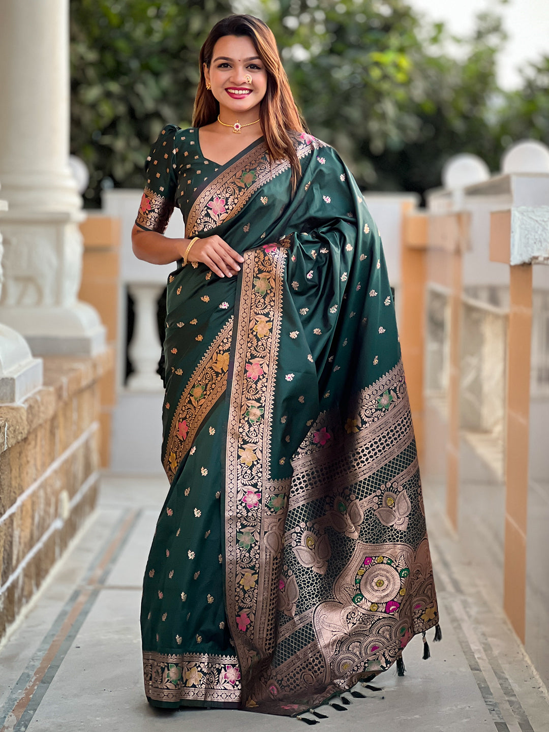 Women's Banarasi Silk Saree With Blouse Piece