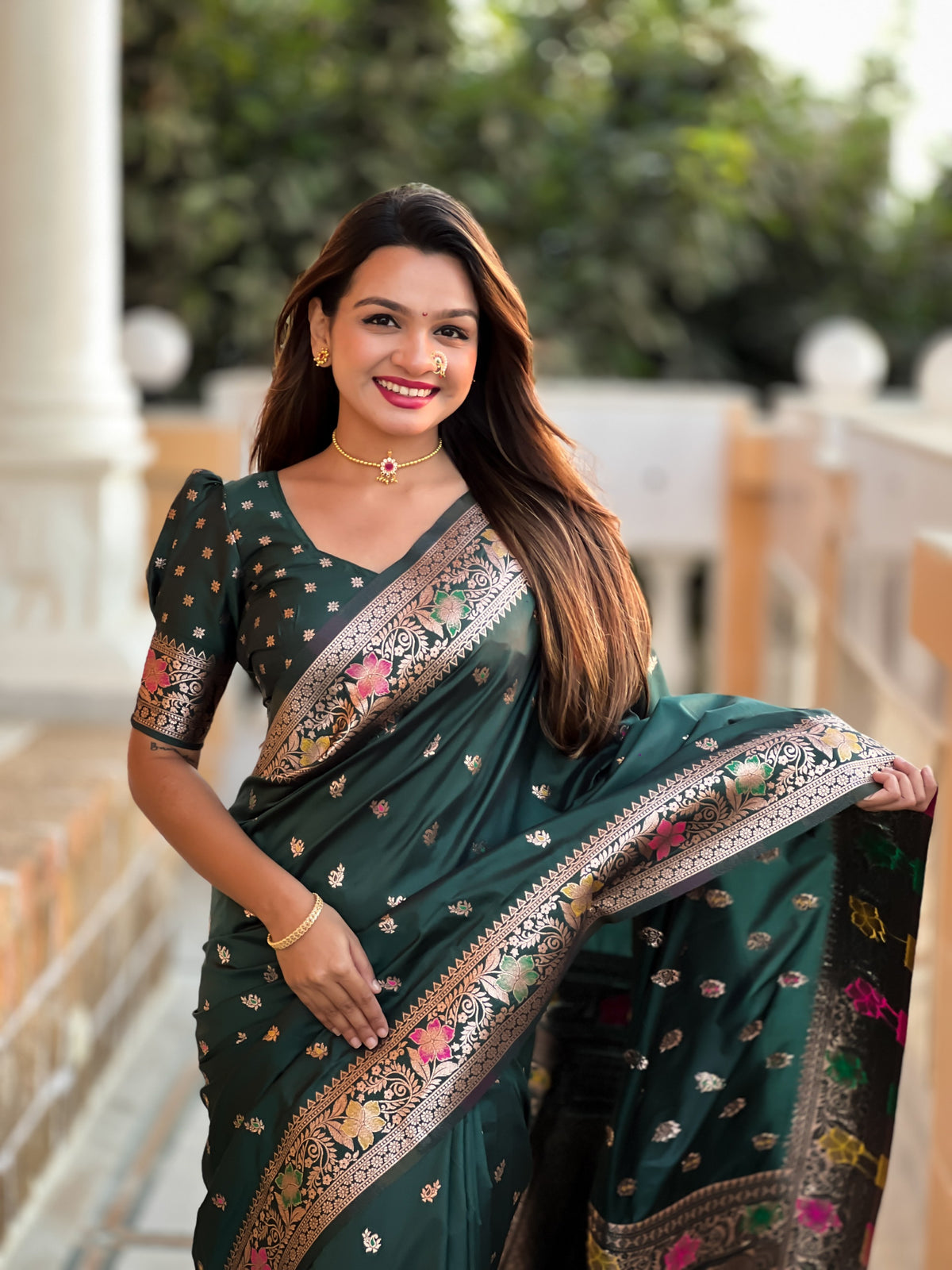 Women's Banarasi Silk Saree With Blouse Piece