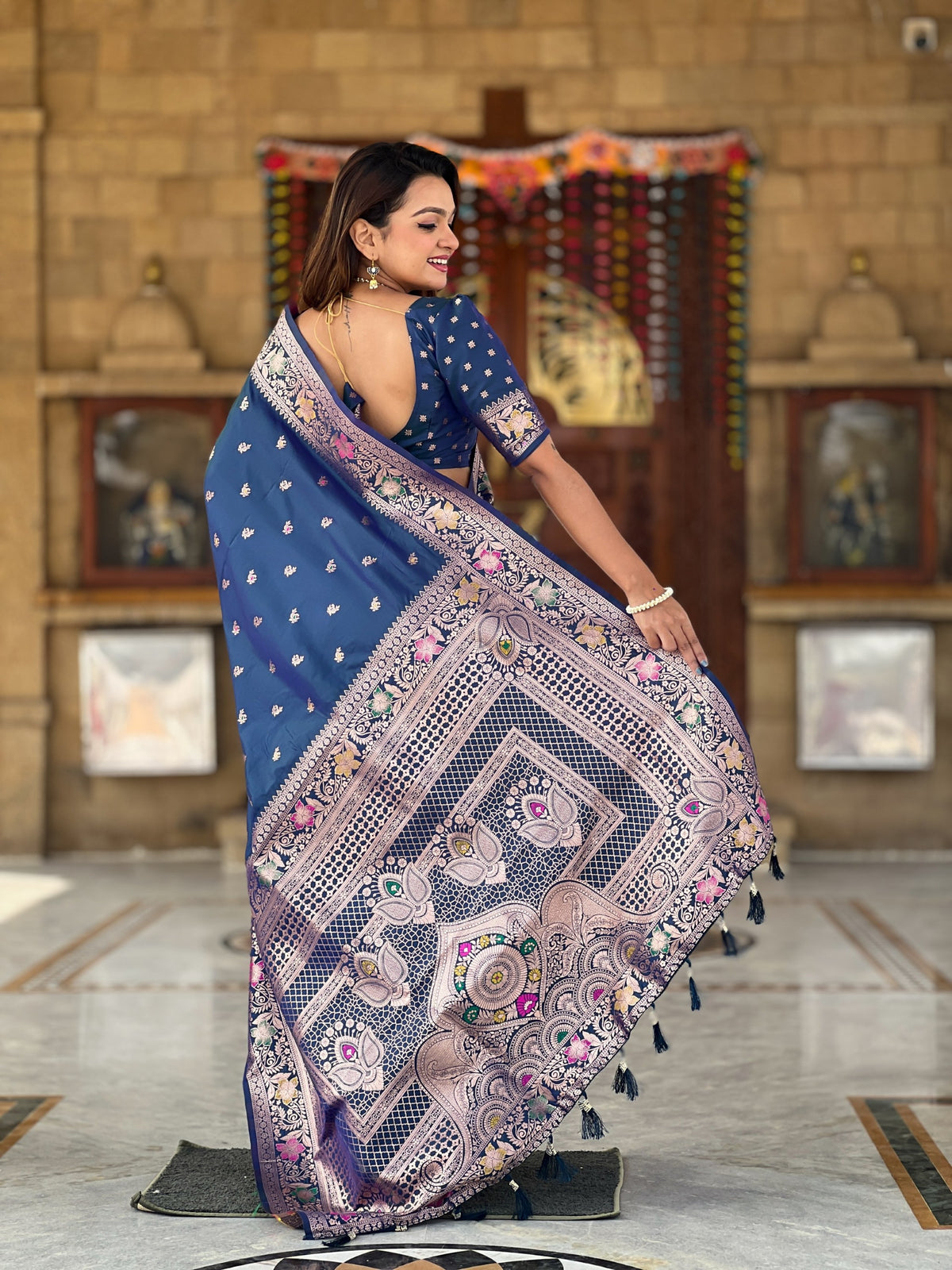Women's Banarasi Silk Saree With Blouse Piece