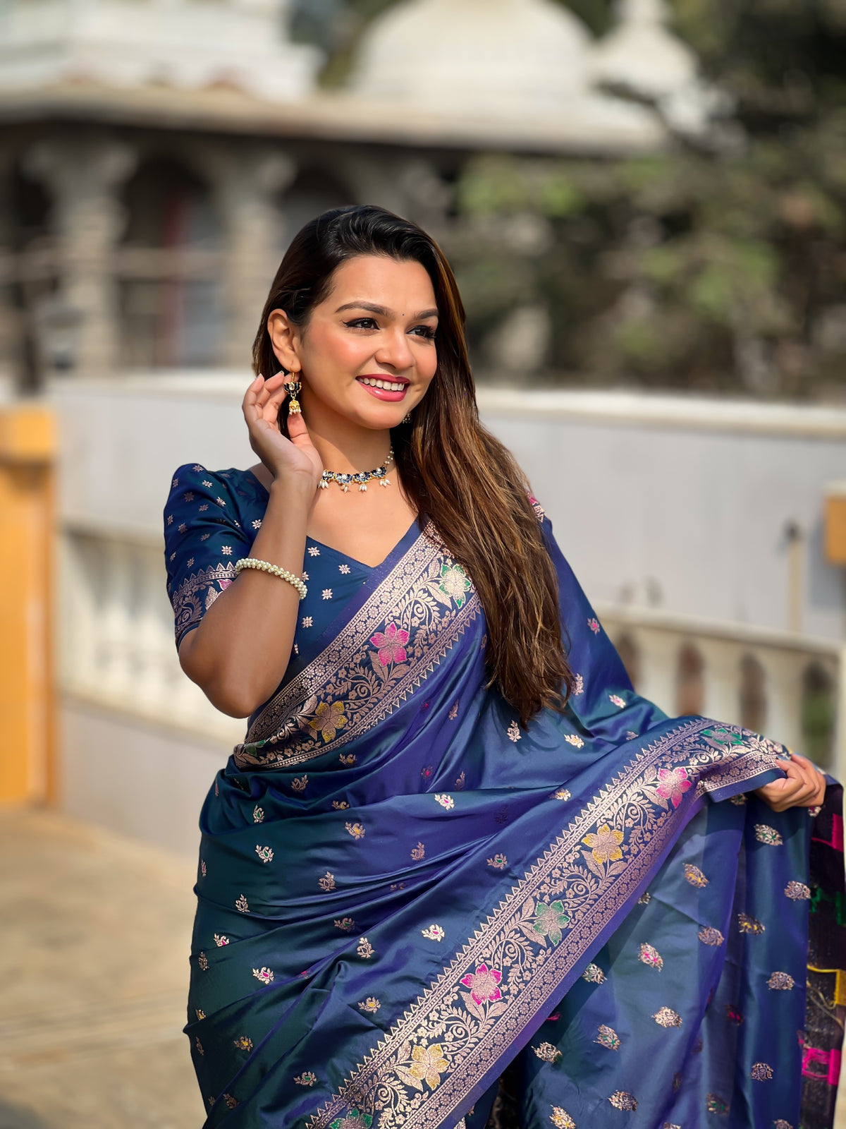 Women's Banarasi Silk Saree With Blouse Piece