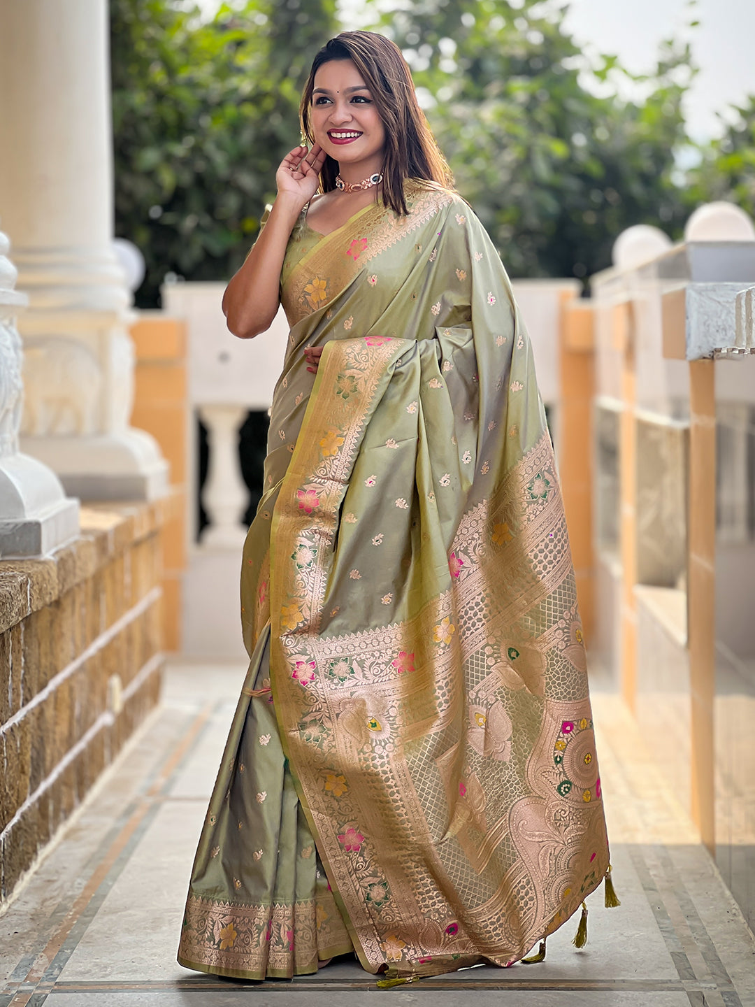 Women's Banarasi Silk Saree With Blouse Piece