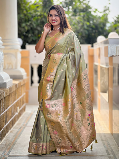 Women's Banarasi Silk Saree With Blouse Piece