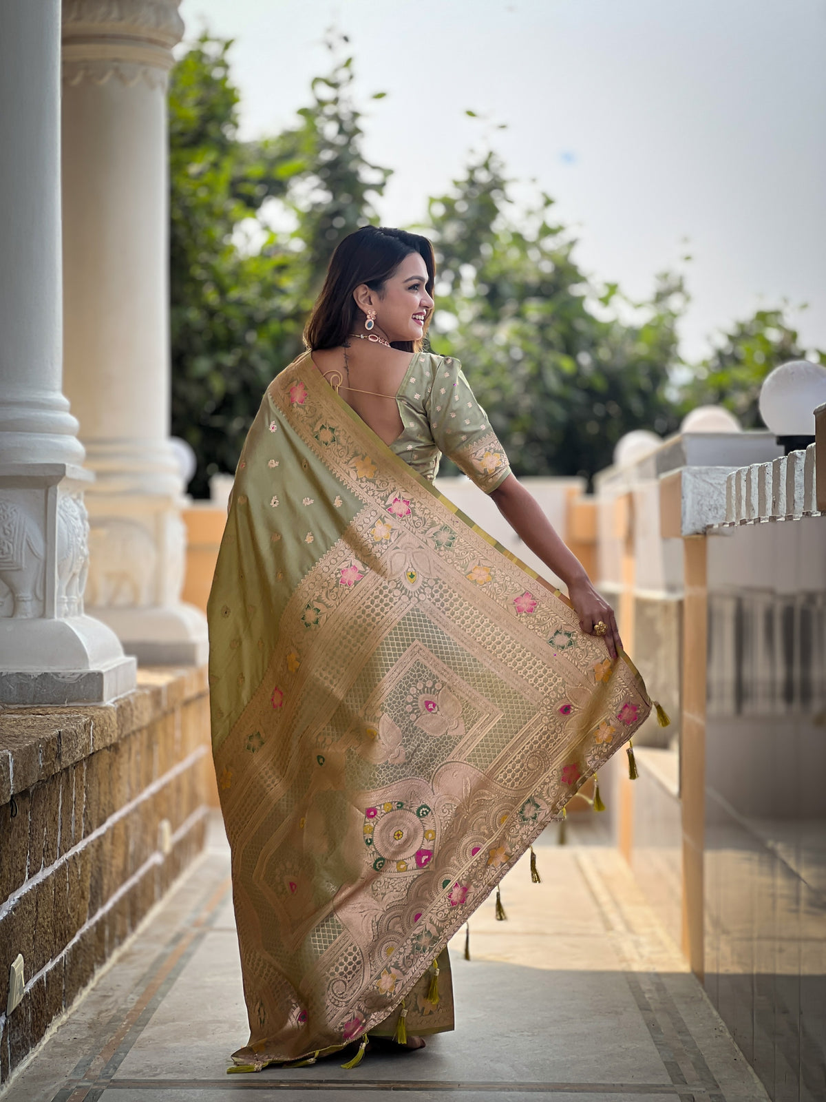 Women's Banarasi Silk Saree With Blouse Piece