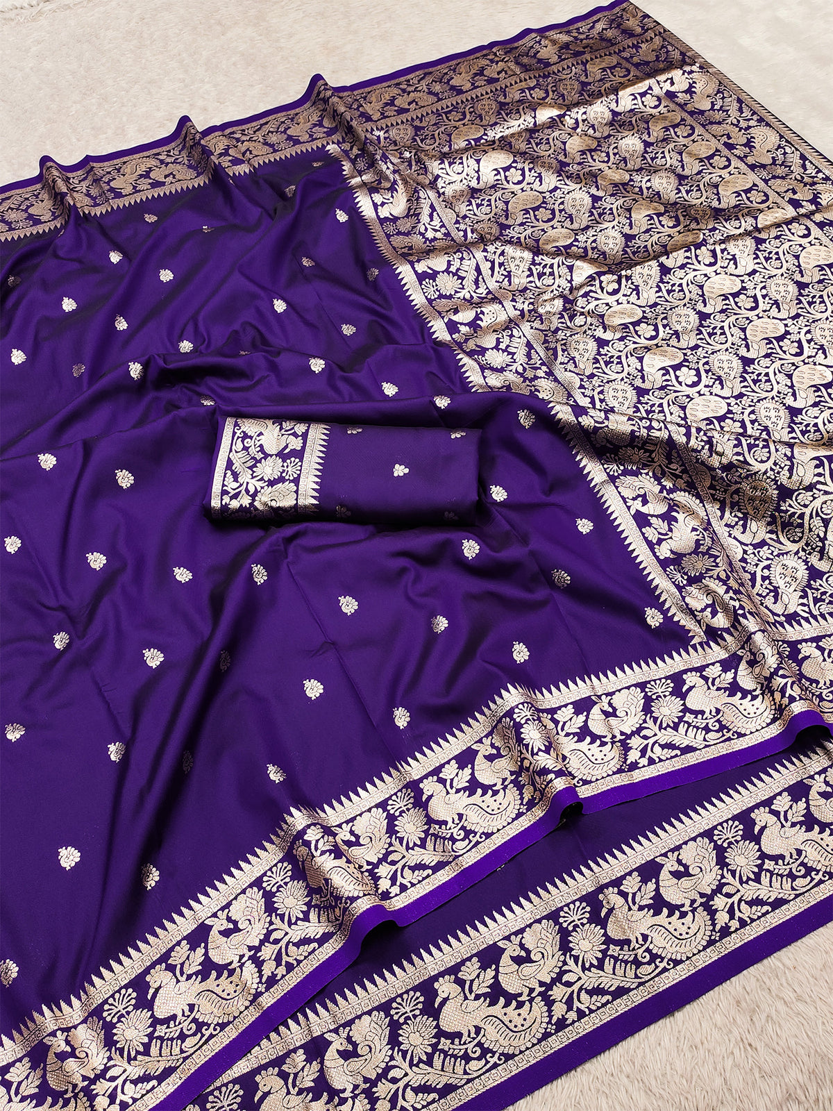 Women's Banarasi Silk Saree With Unstitched Blouse Piece
