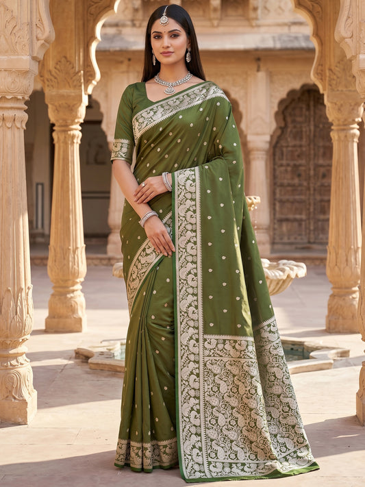 Women's Banarasi Silk Saree With Unstitched Blouse Piece
