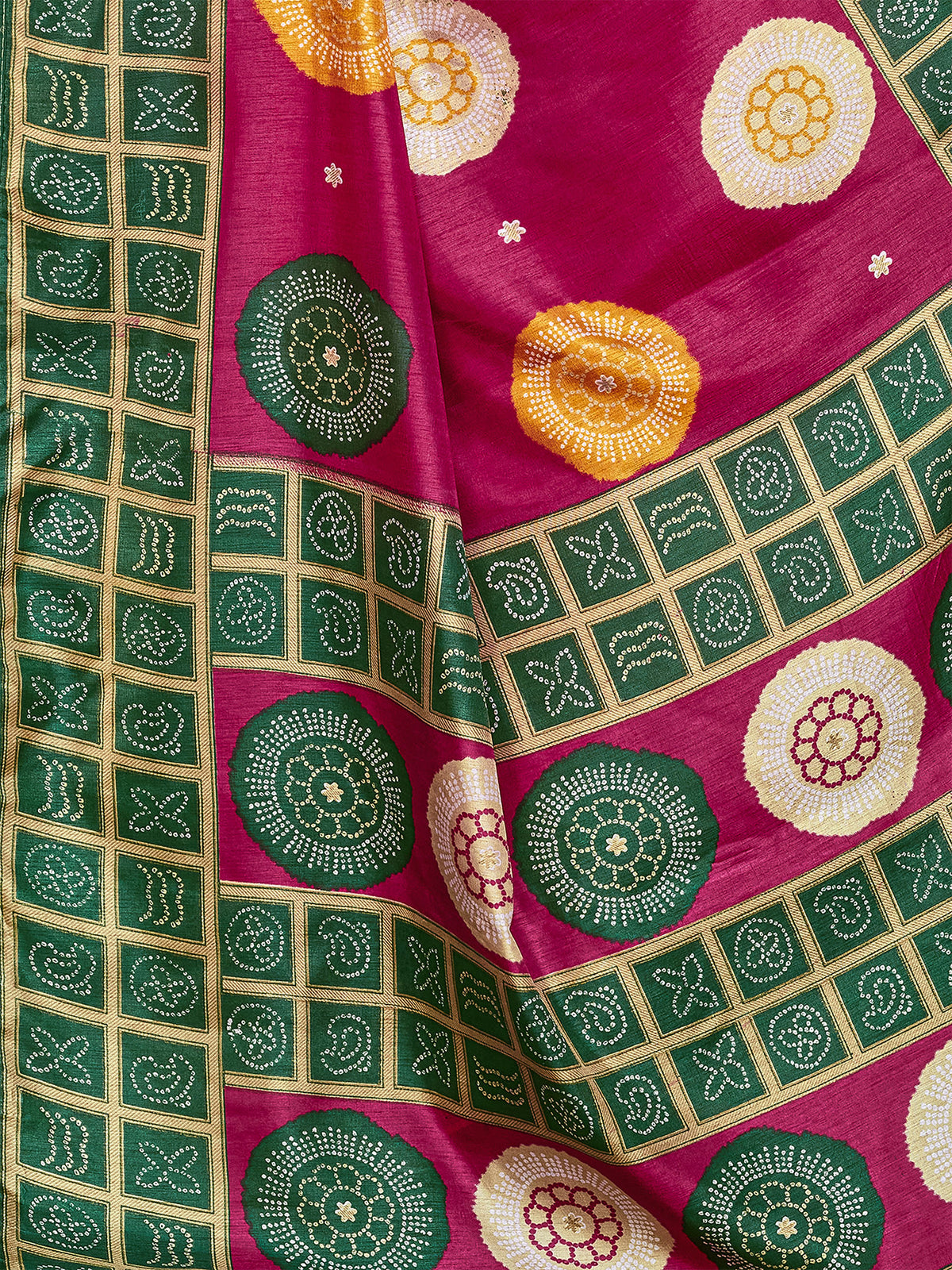 Women's Dola Silk Bandhani Print Saree With Unstitched Blouse Piece