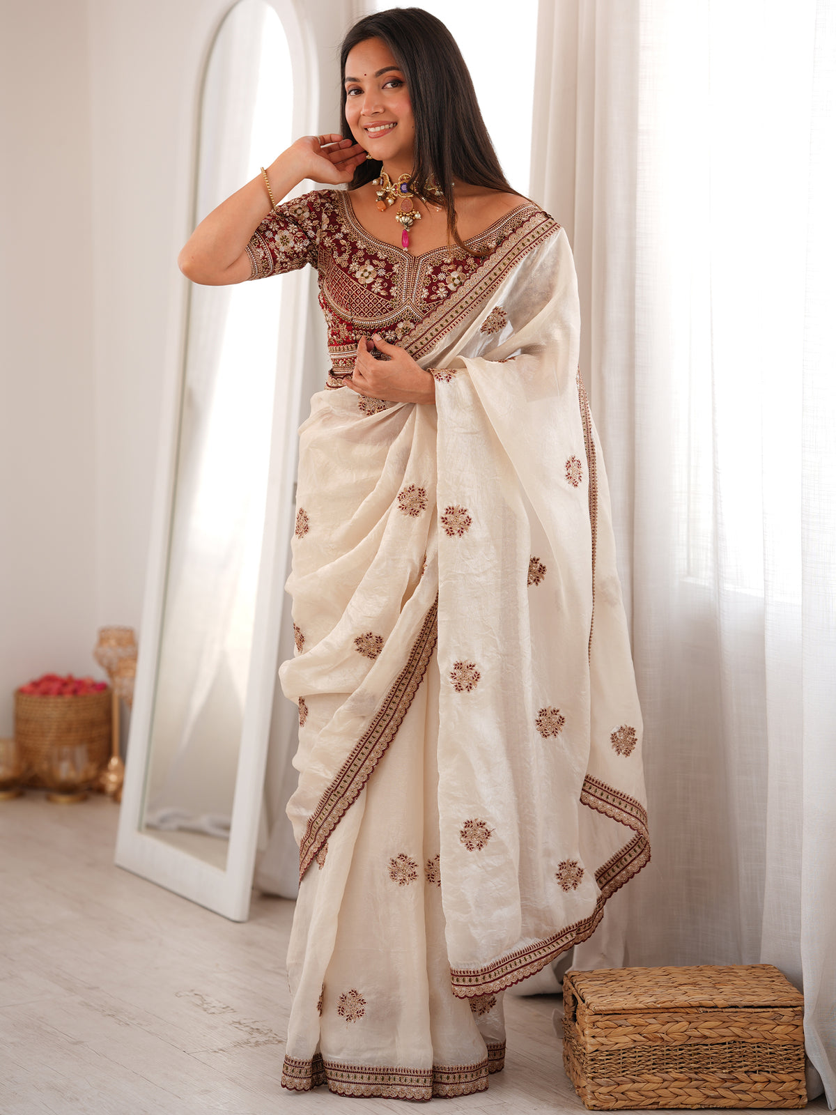 Women's Fendy Satin Saree With Unstitched Blouse Piece