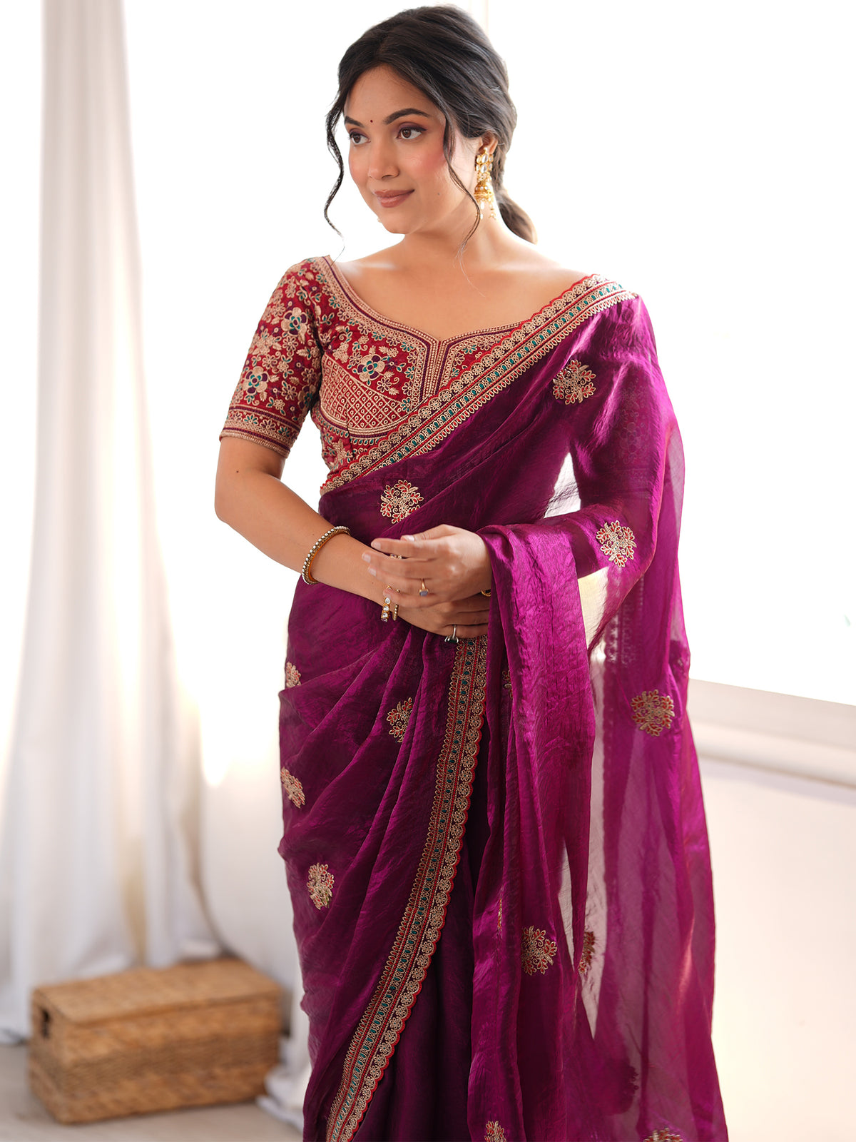 Women's Fendy Satin Saree With Unstitched Blouse Piece