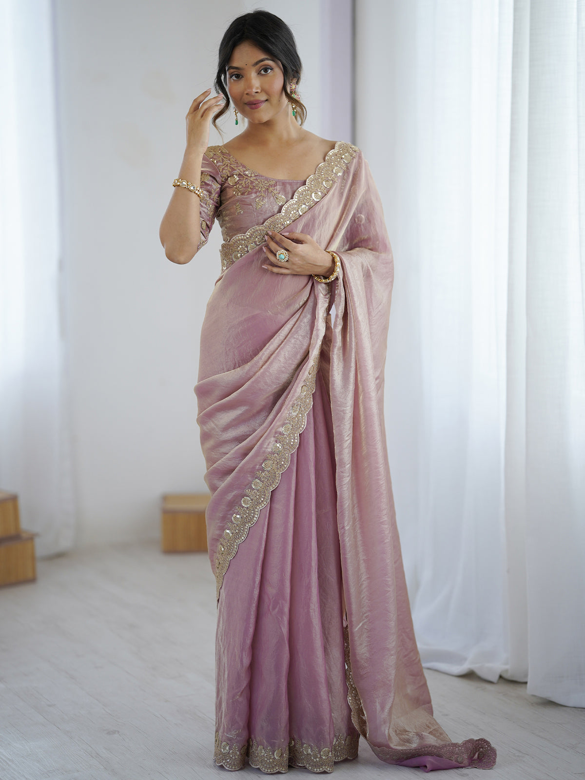 Women's Fendy Satin Saree With Unstitched Blouse Piece