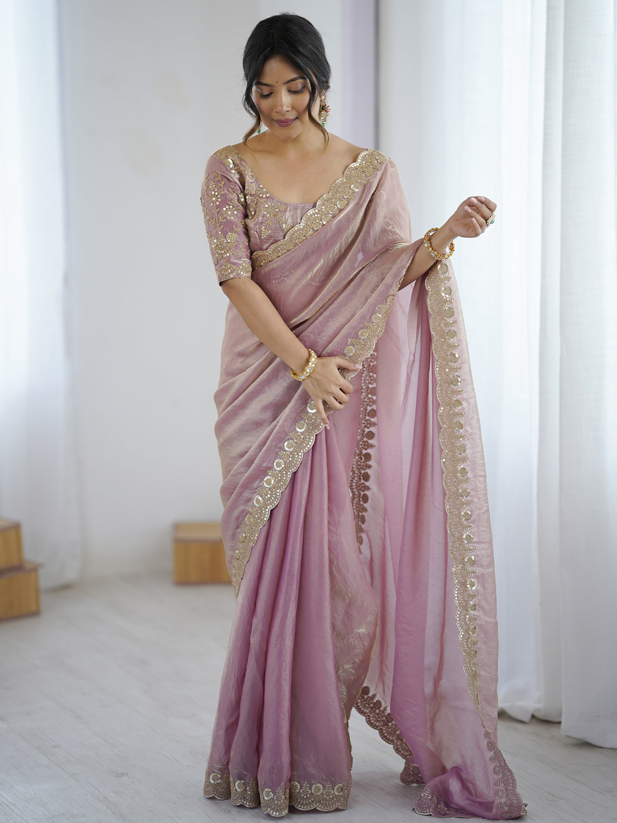 Women's Fendy Satin Saree With Unstitched Blouse Piece