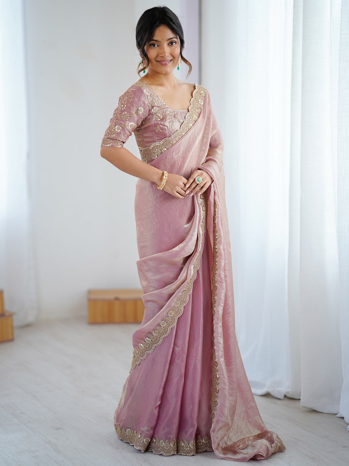 Women's Fendy Satin Saree With Unstitched Blouse Piece