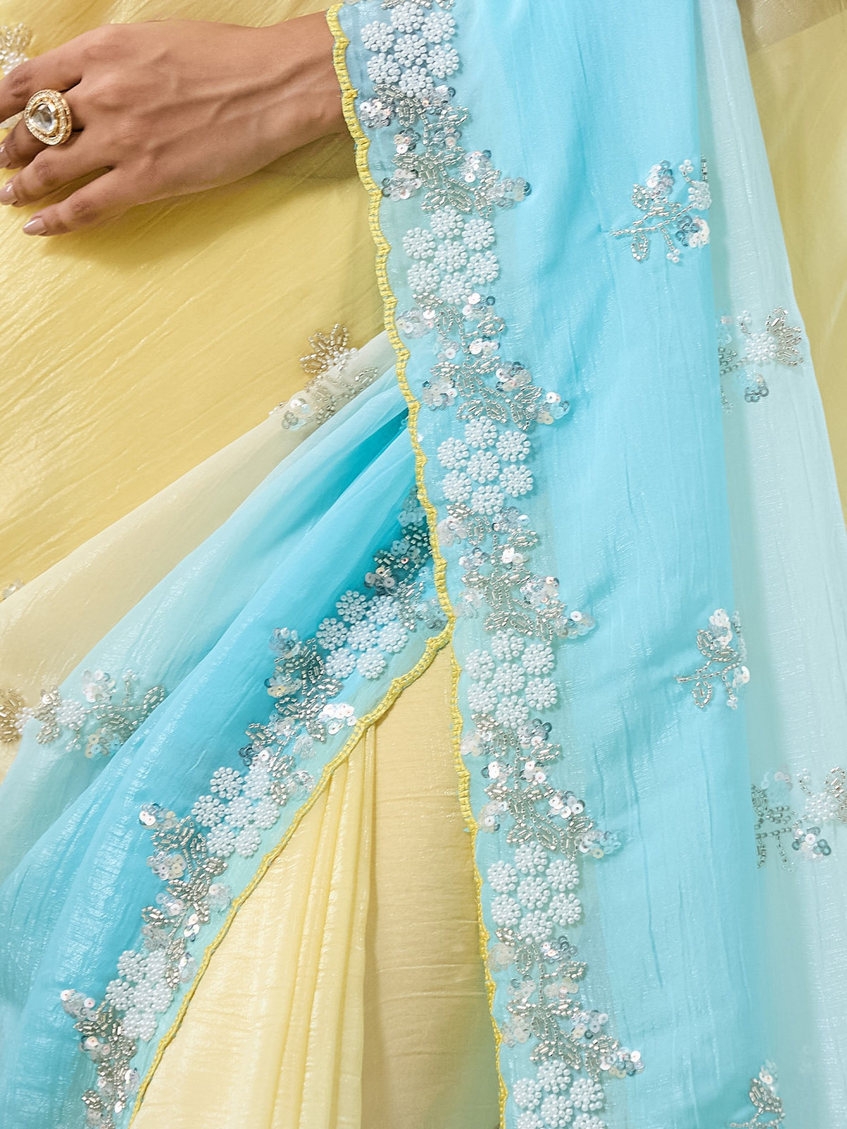 Women's Crunchy Crush Saree With Unstitched Blouse Piece