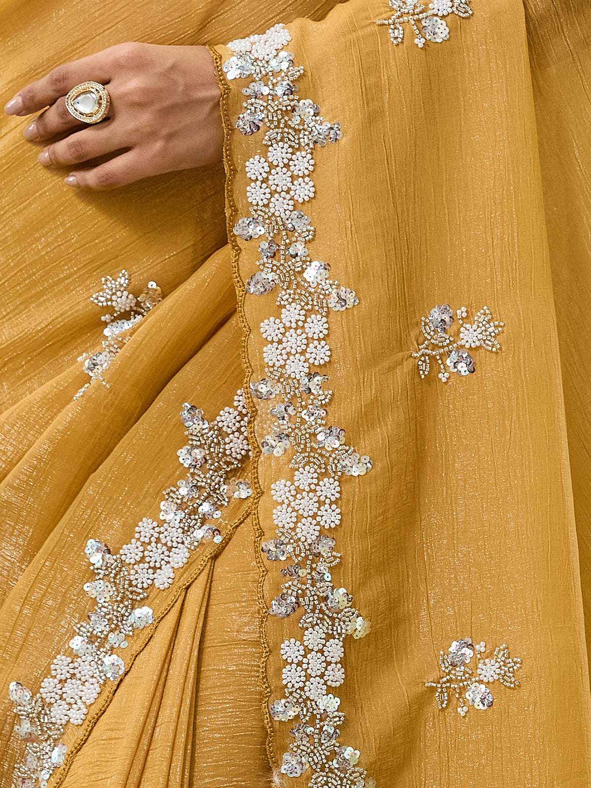 Women's Crunchy Crush Saree With Unstitched Blouse Piece
