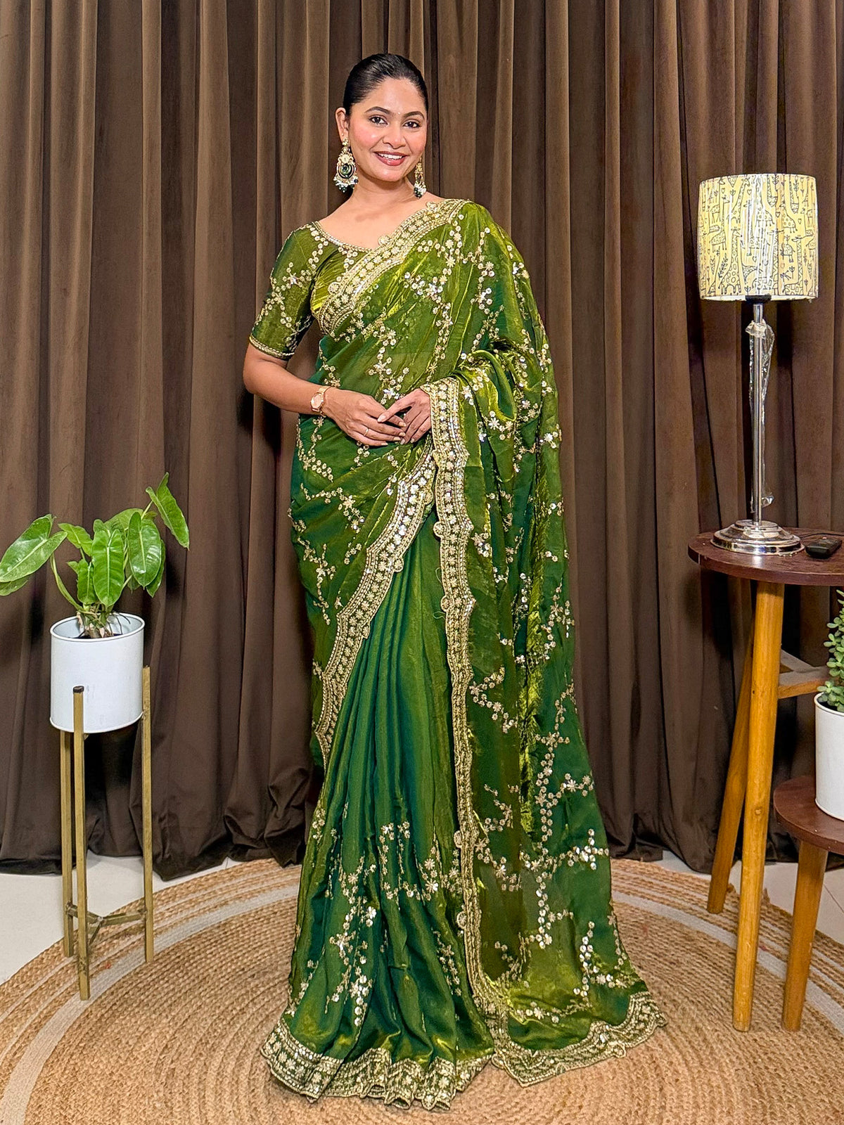 Women's Fendy Satin Saree With Unstitched Blouse Piece