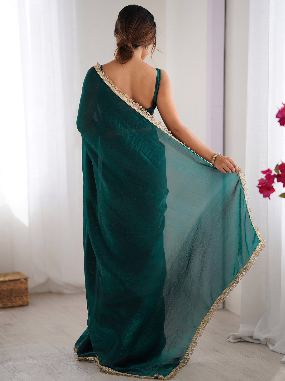 Women's Fendy Satin Saree With Unstitched Blouse Piece