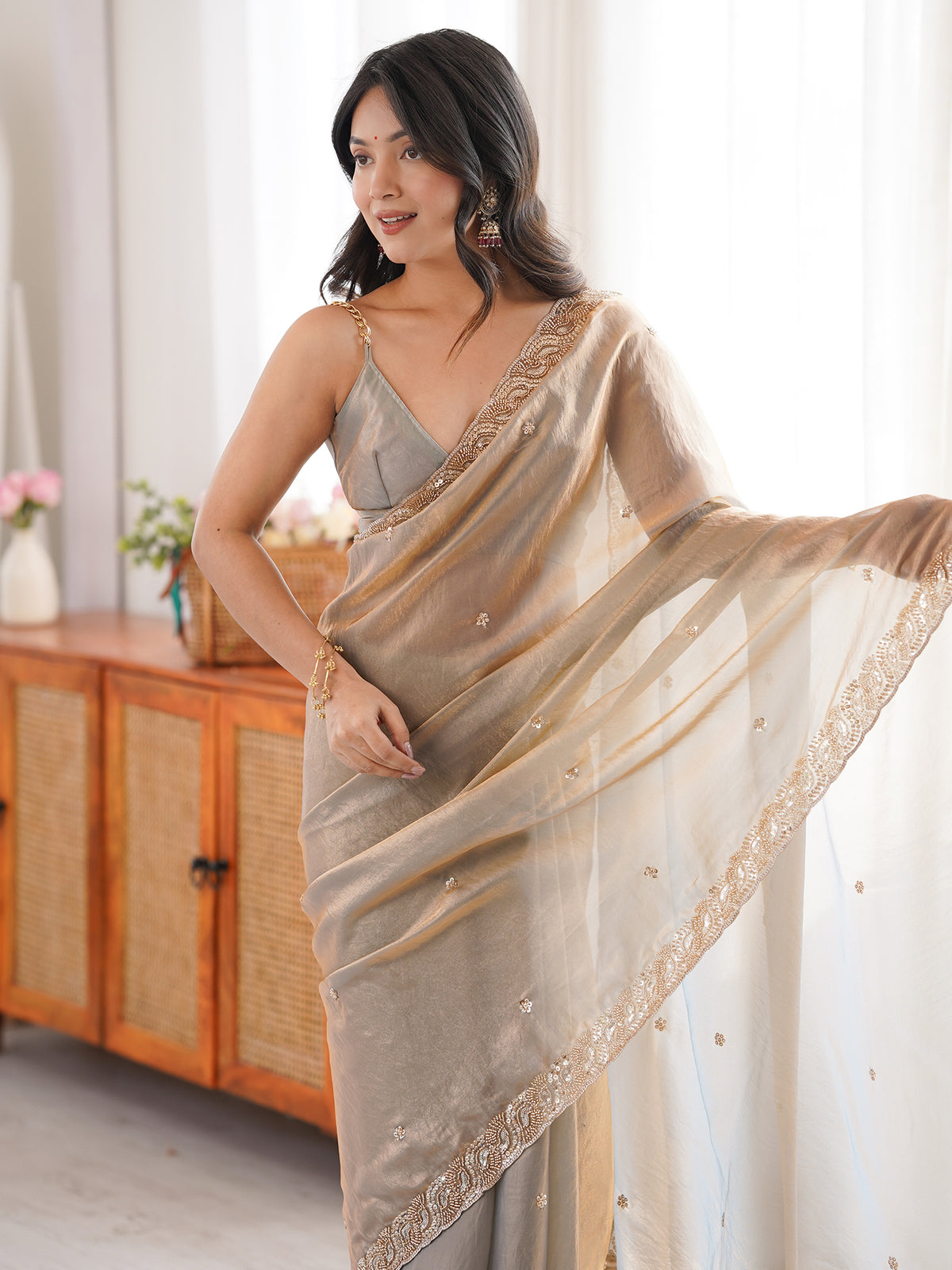 Women's Fendy Satin Saree With Unstitched Blouse Piece
