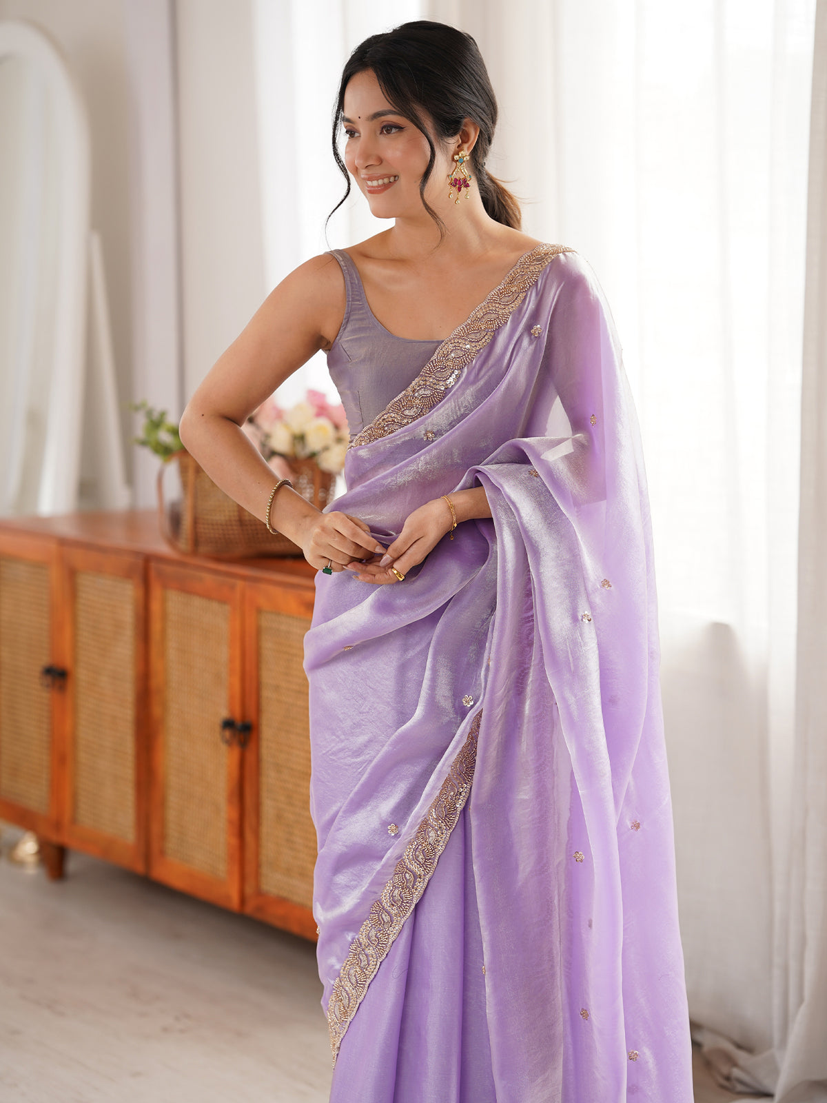 Women's Fendy Satin Saree With Unstitched Blouse Piece