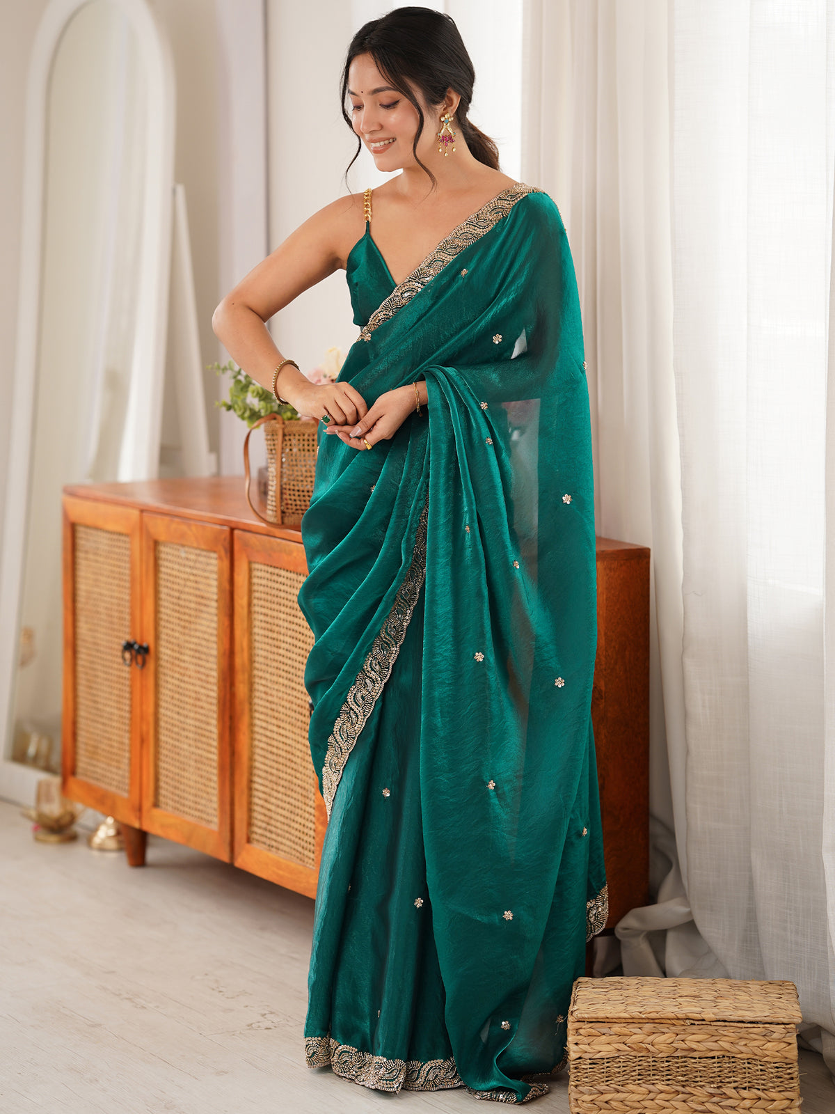 Women's Fendy Satin Saree With Unstitched Blouse Piece