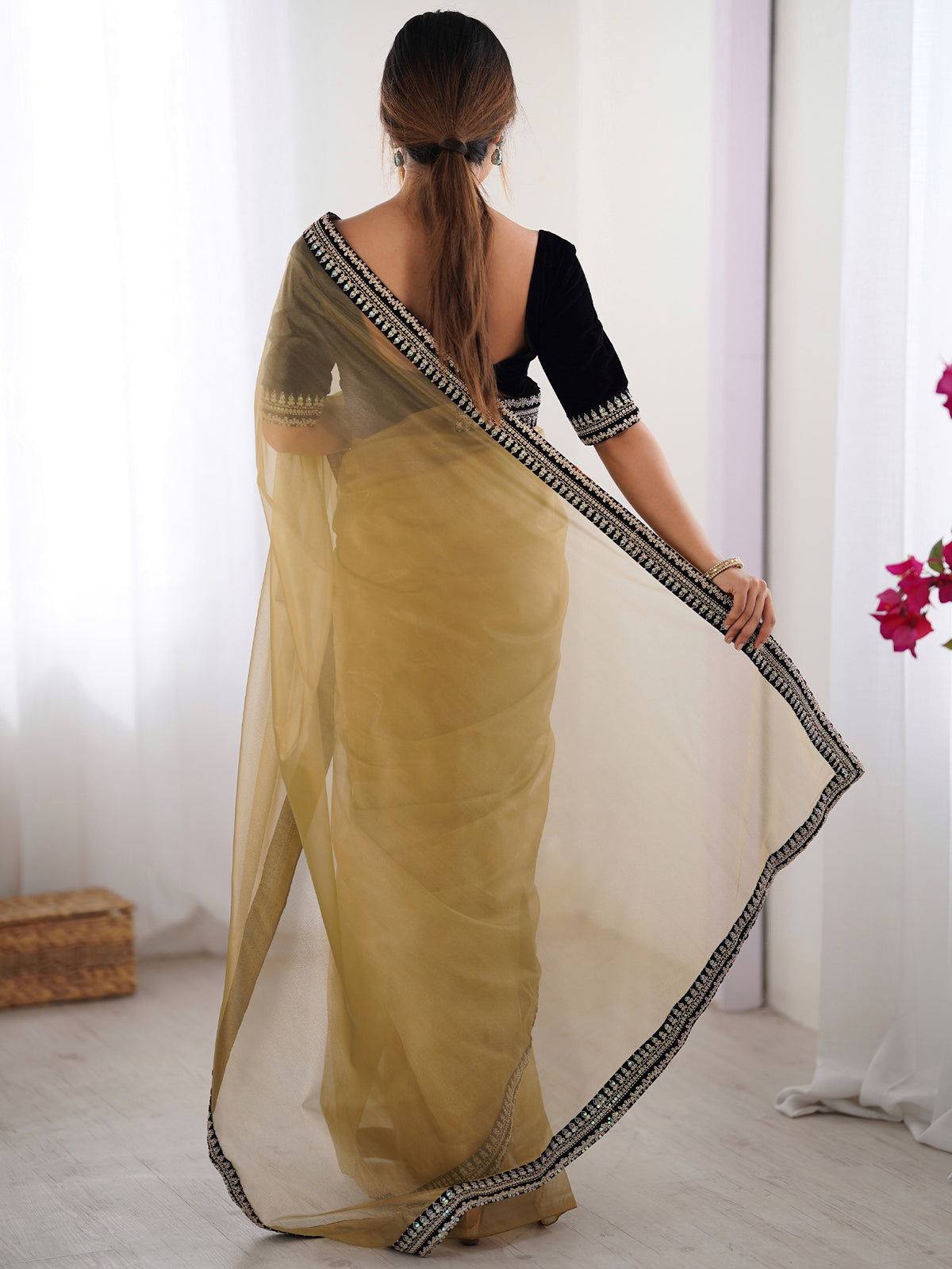 Women's Net Saree With Unstitched Blouse Piece