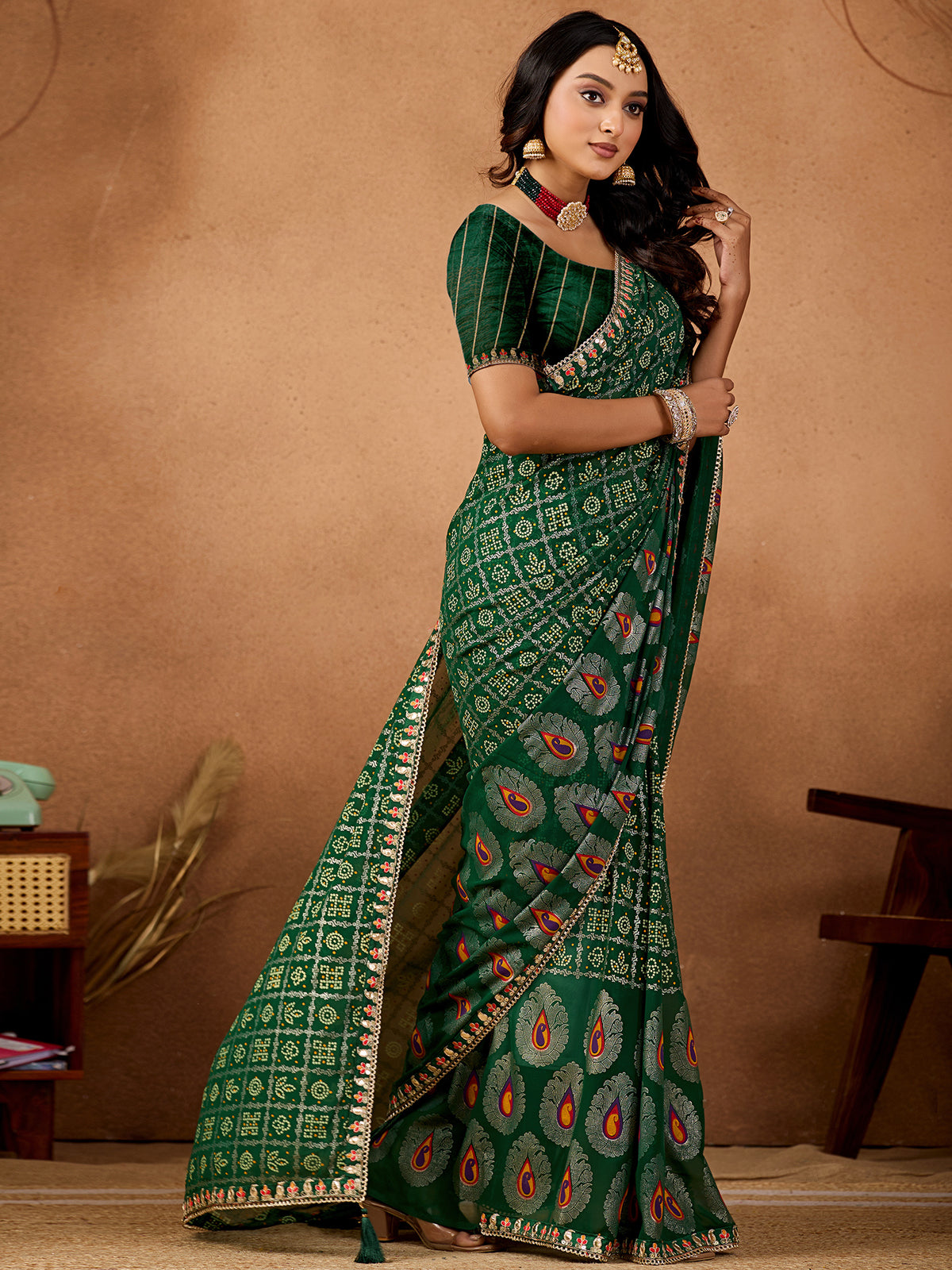 Women's Georgette Bandhani Saree With Unstitched Blouse Piece