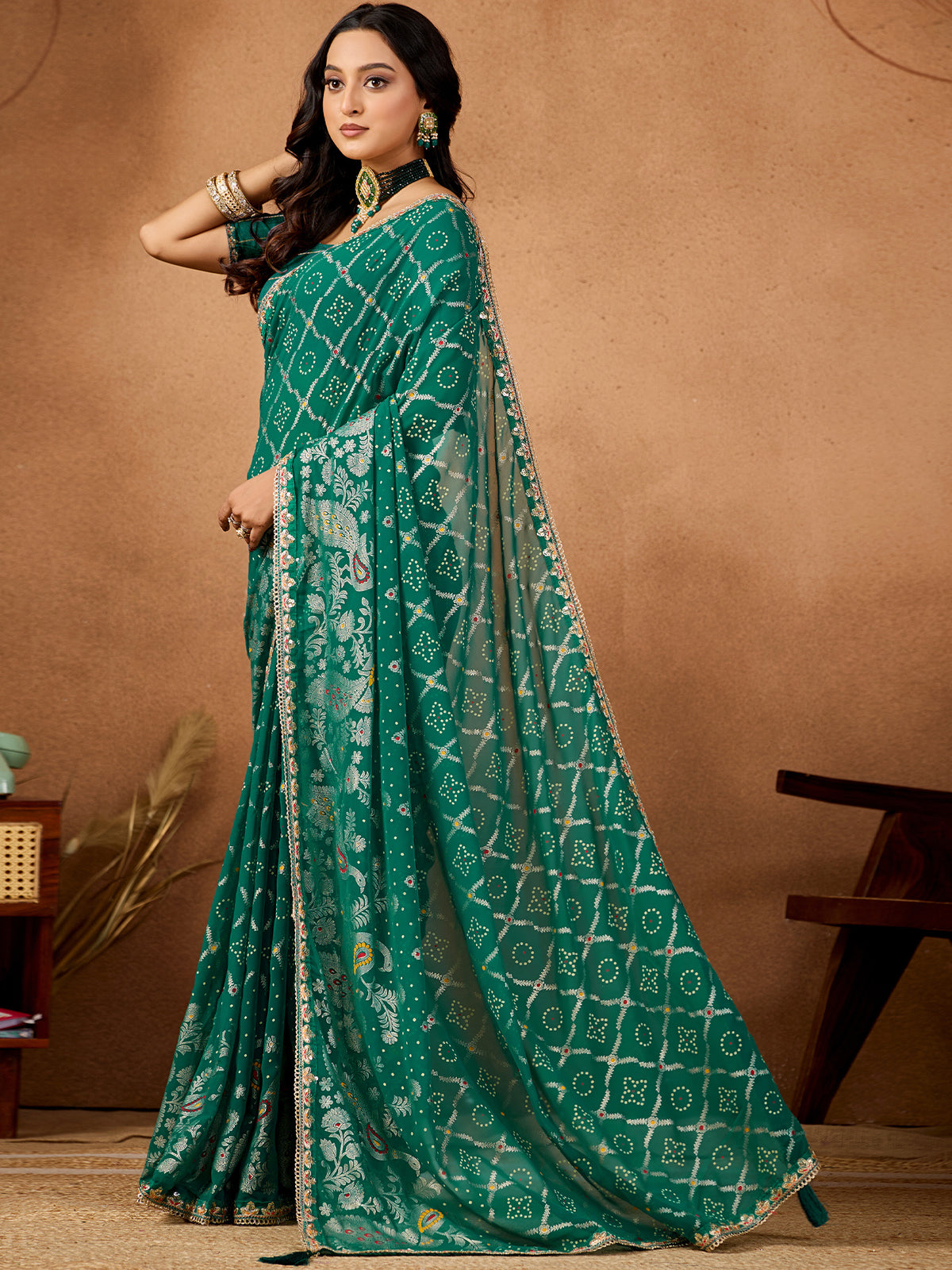 Women's Georgette Bandhani Saree With Unstitched Blouse Piece