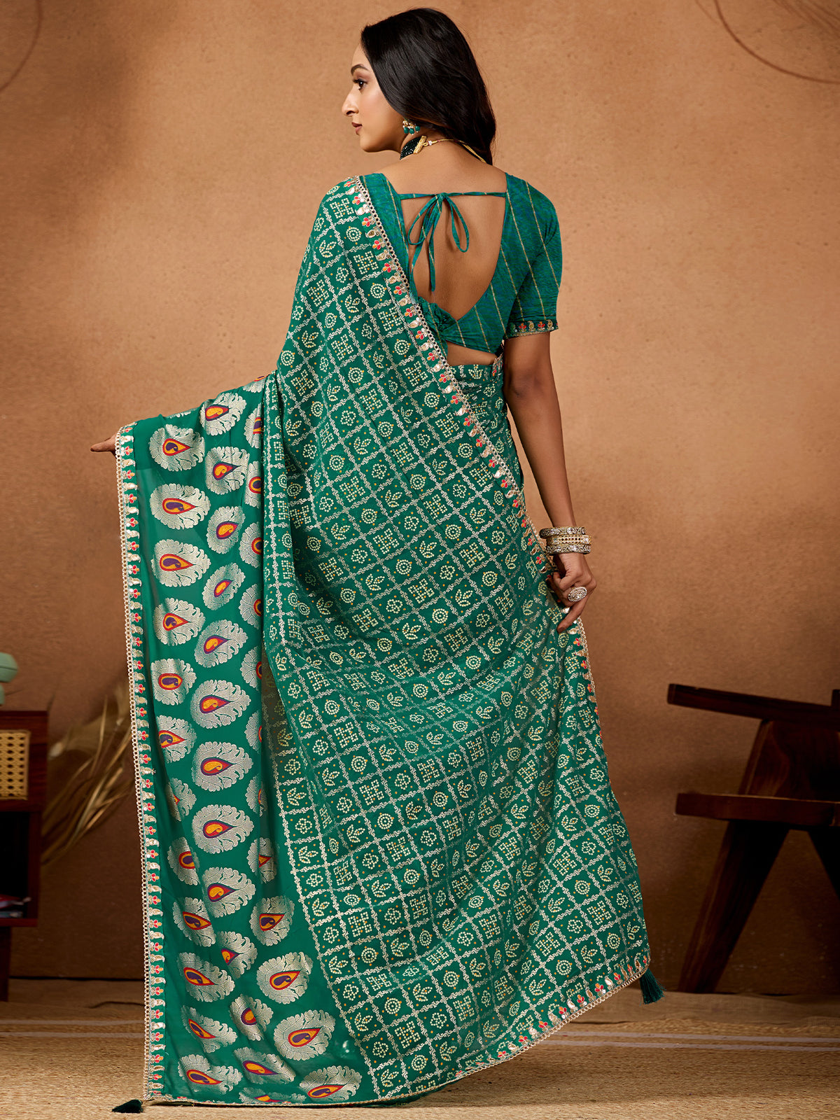 Women's Georgette Bandhani Saree With Unstitched Blouse Piece