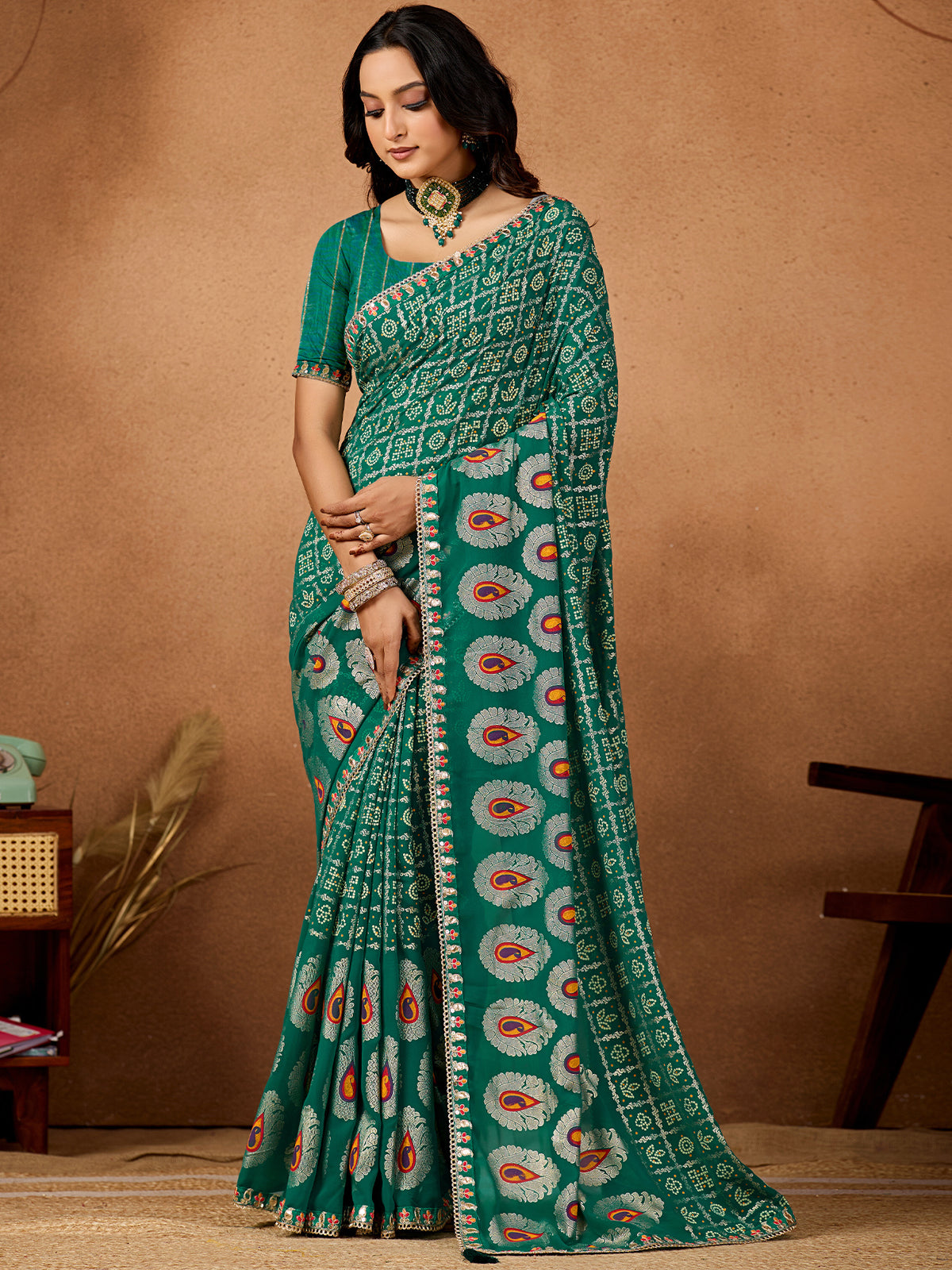 Women's Georgette Bandhani Saree With Unstitched Blouse Piece
