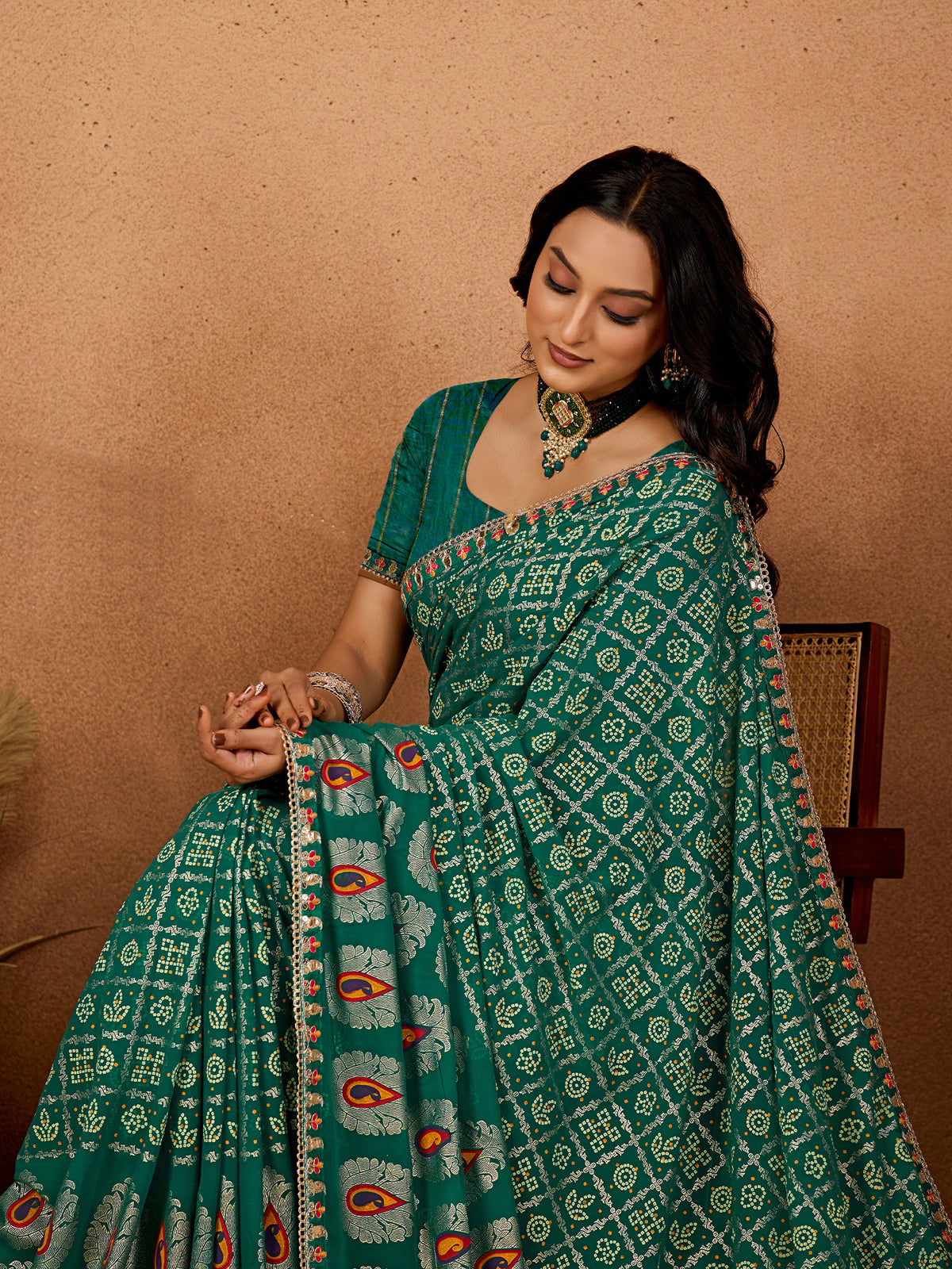 Women's Georgette Bandhani Saree With Unstitched Blouse Piece
