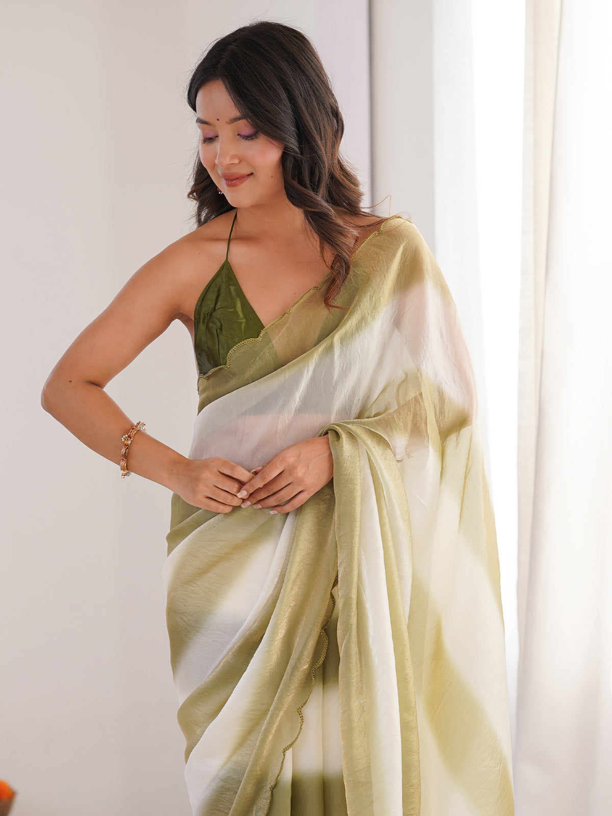 Women's Fendy Satin Saree With Unstitched Blouse Piece