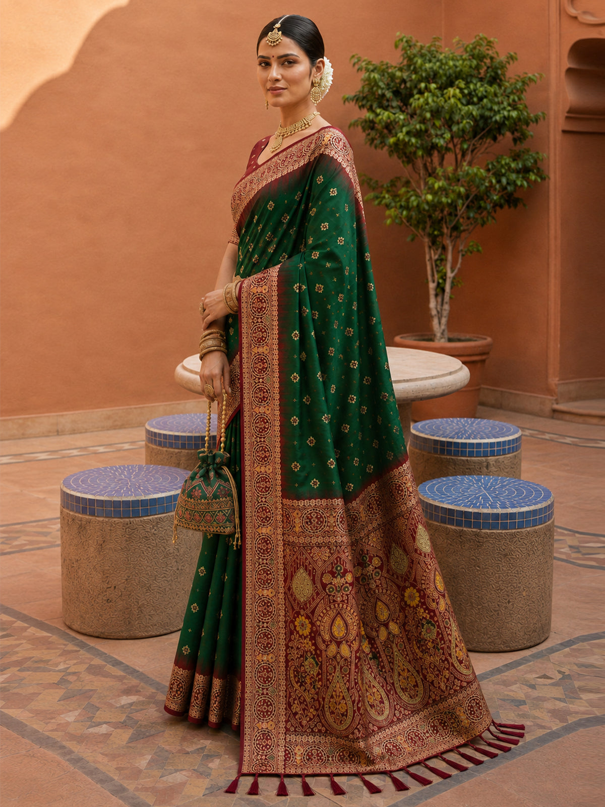 Women's Banarasi Silk Saree With Unstitched Blouse Piece