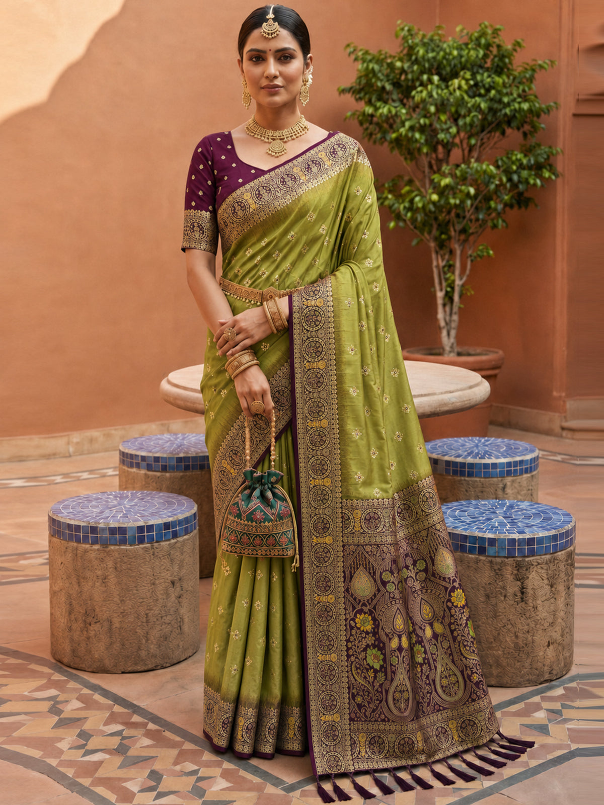 Women's Banarasi Silk Saree With Unstitched Blouse Piece