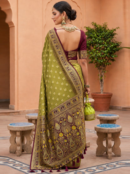 Women's Banarasi Silk Saree With Unstitched Blouse Piece
