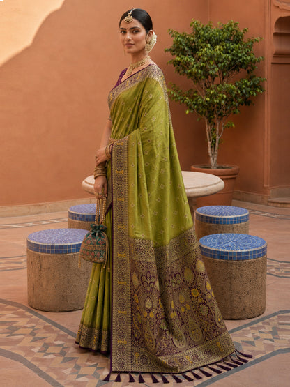 Women's Banarasi Silk Saree With Unstitched Blouse Piece