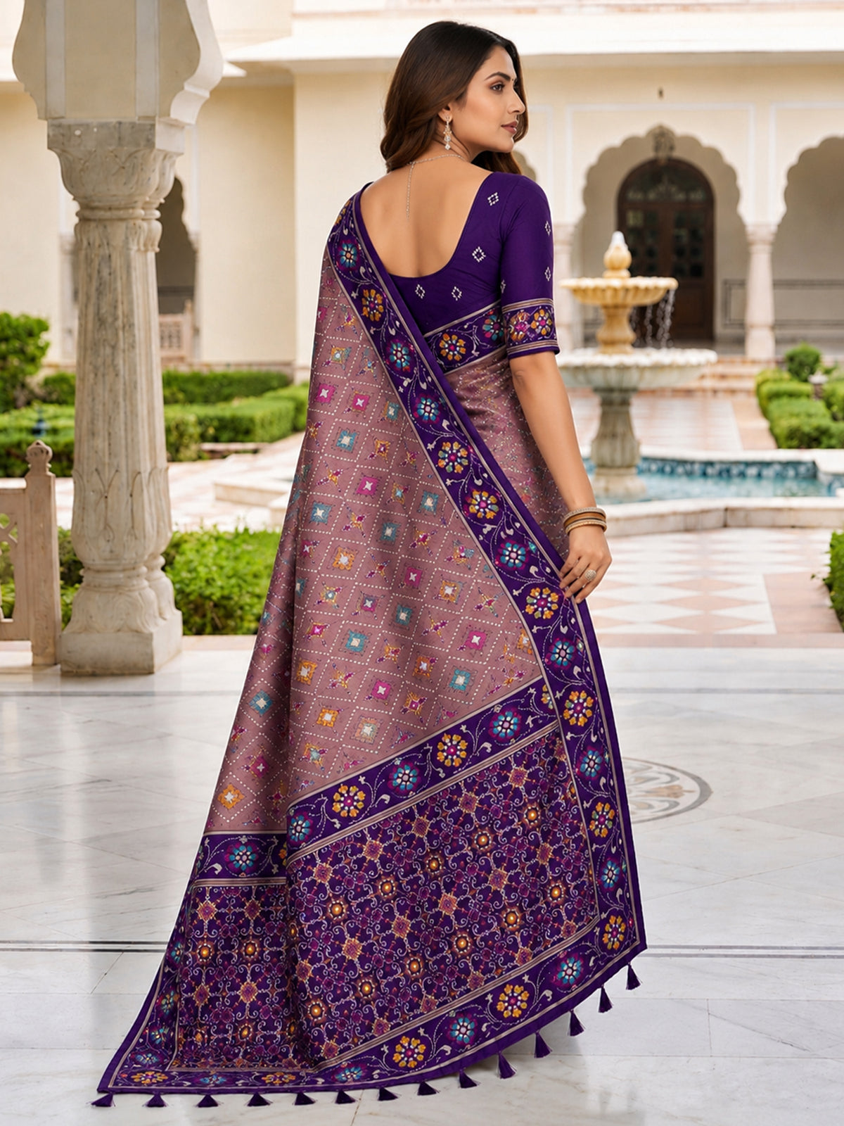 Women's Patola Silk Saree With Unstitched Blouse Piece