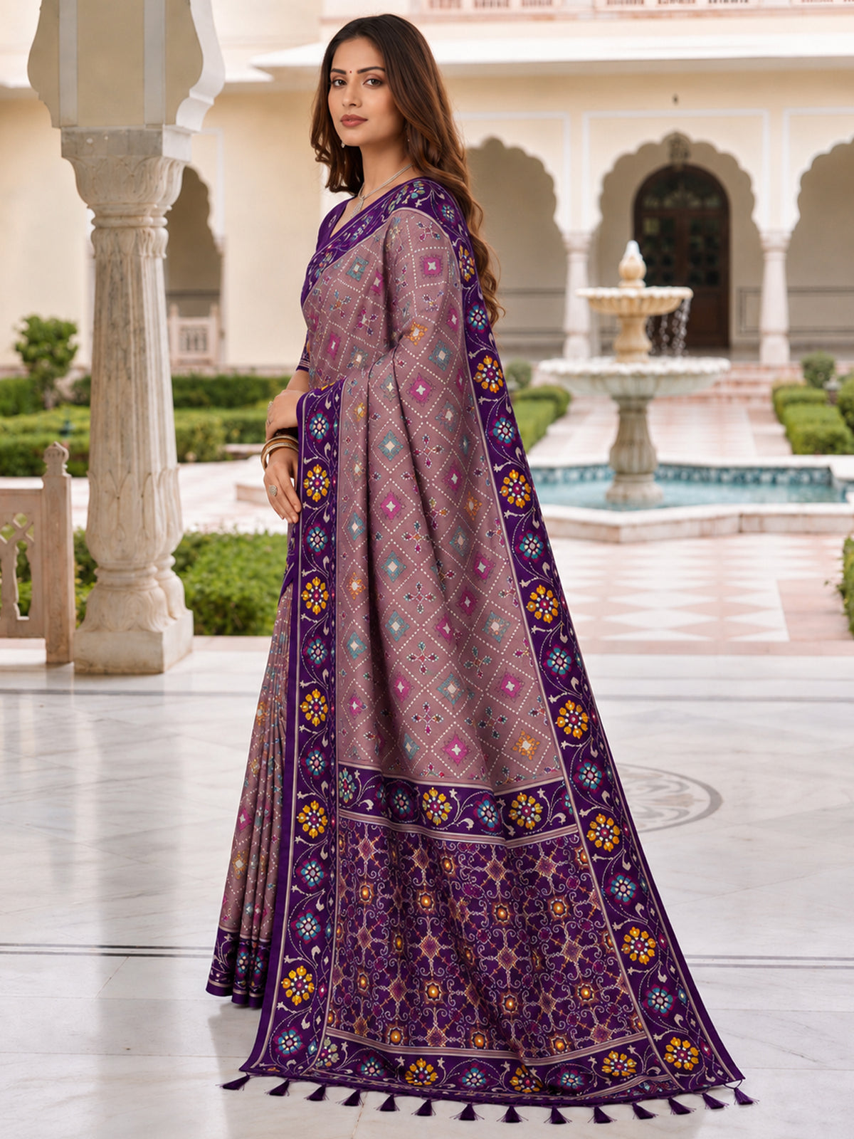 Women's Patola Silk Saree With Unstitched Blouse Piece